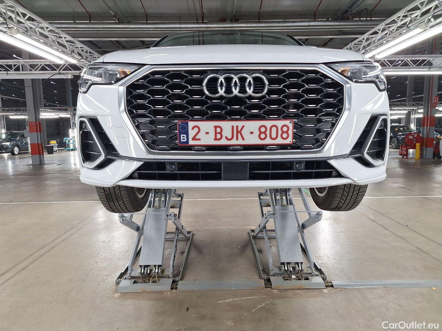  Audi  Q3 Audi,  SB '19 PHEV, Audi  Sportback 45 TFSI e S tronic S Line 5d #1