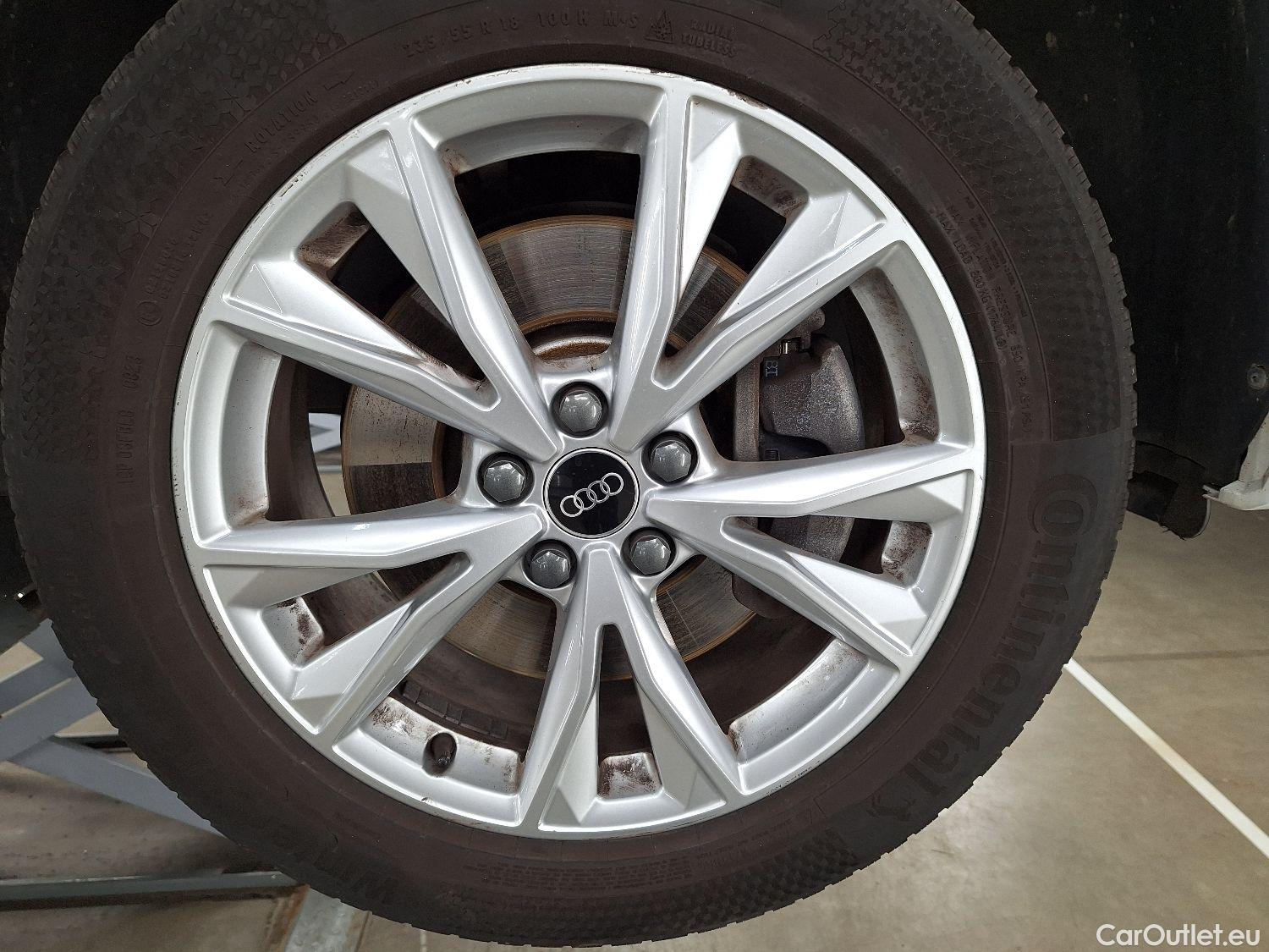  Audi  Q3 Audi,  SB '19 PHEV, Audi  Sportback 45 TFSI e S tronic S Line 5d #3