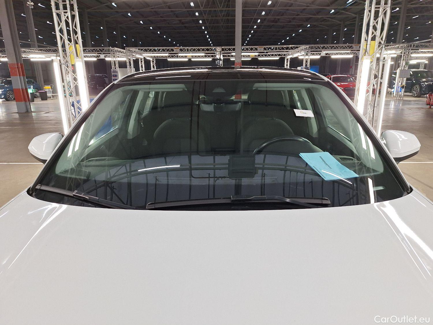  Audi  Q3 Audi,  SB '19 PHEV, Audi  Sportback 45 TFSI e S tronic S Line 5d #26