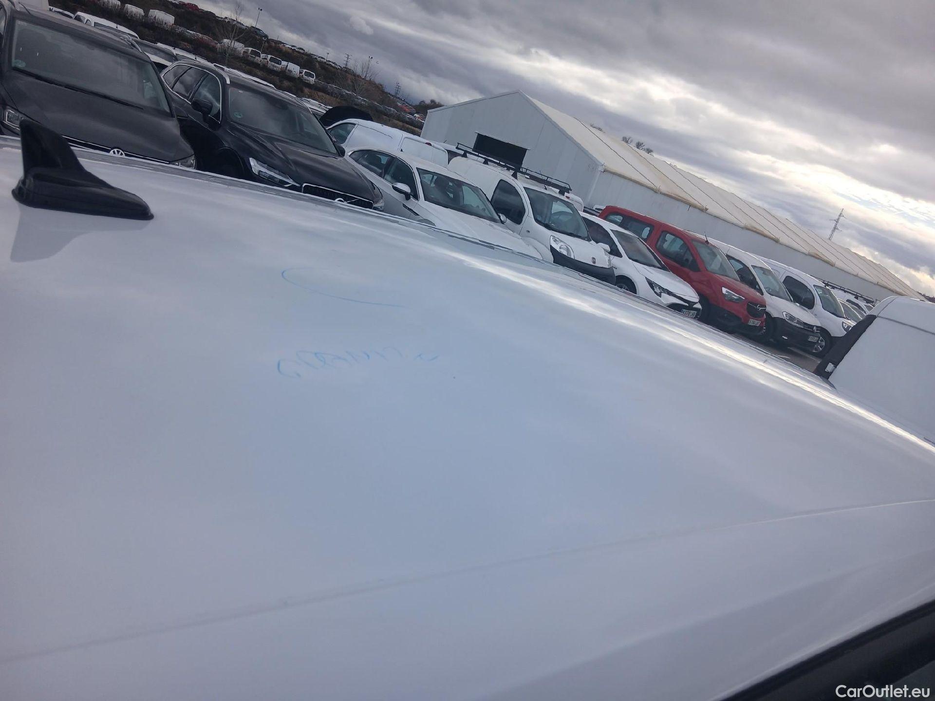  Audi  Q2 AUDI  / 2016 / 5P / todoterreno Design 30 TFSI 85kW (116CV) #38