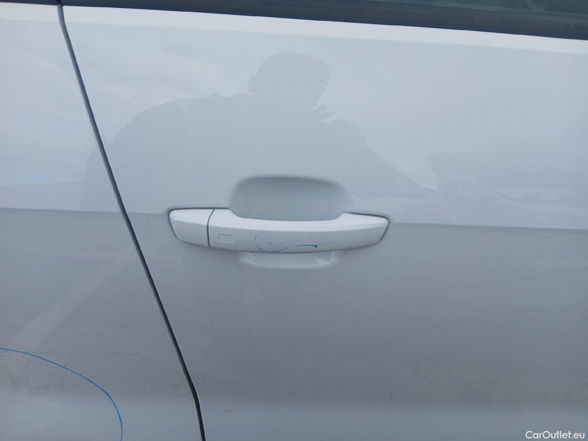  Audi  Q2 AUDI  / 2016 / 5P / todoterreno Design 30 TFSI 85kW (116CV) #33