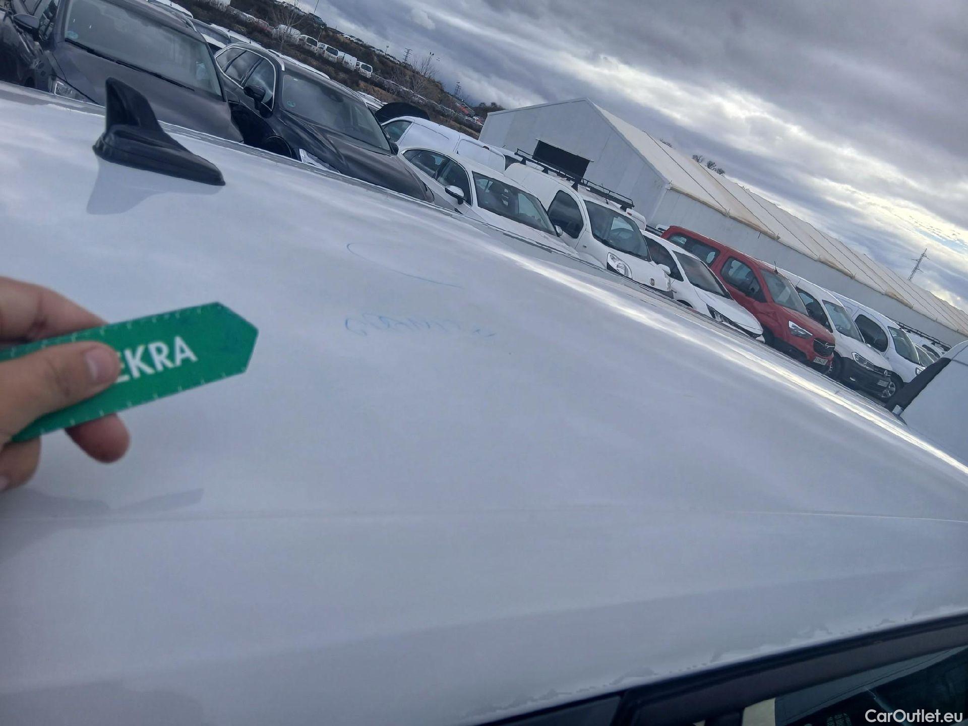  Audi  Q2 AUDI  / 2016 / 5P / todoterreno Design 30 TFSI 85kW (116CV) #37