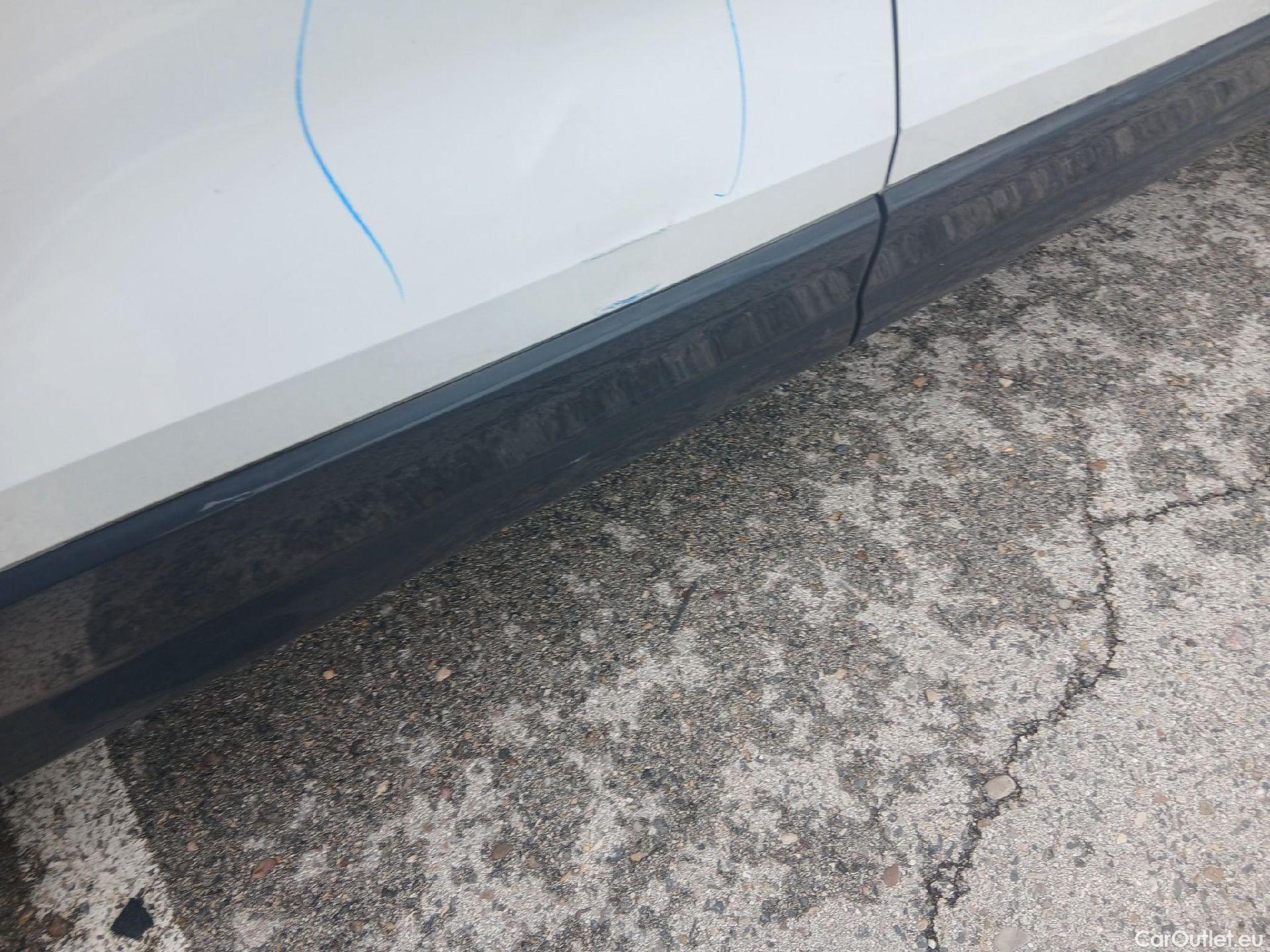  Audi  Q2 AUDI  / 2016 / 5P / todoterreno Design 30 TFSI 85kW (116CV) #27