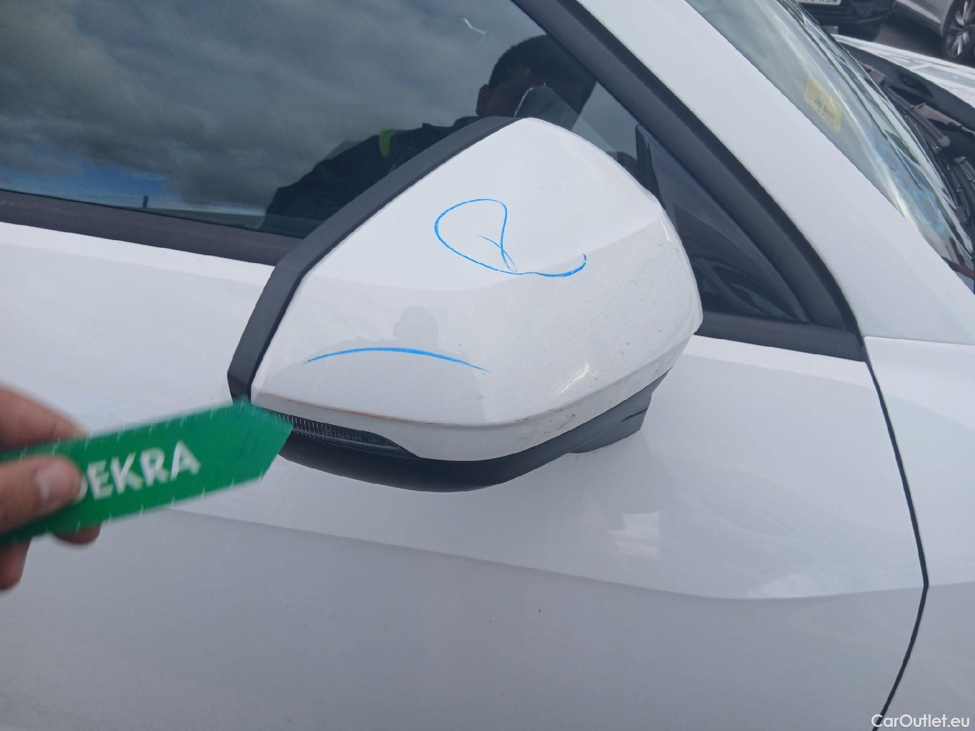  Audi  Q2 AUDI  / 2016 / 5P / todoterreno Design 30 TFSI 85kW (116CV) #31