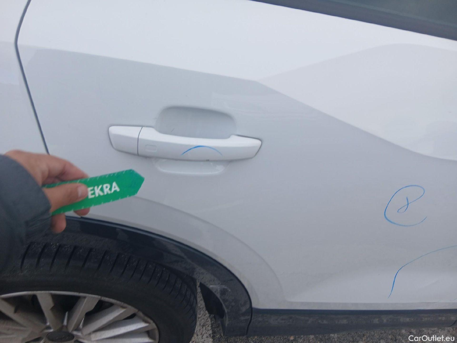  Audi  Q2 AUDI  / 2016 / 5P / todoterreno Design 30 TFSI 85kW (116CV) #29