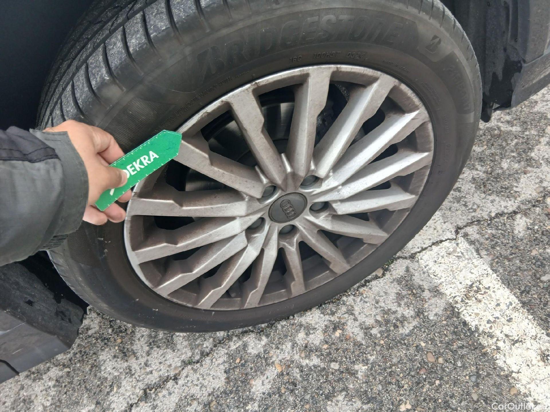  Audi  Q2 AUDI  / 2016 / 5P / todoterreno Design 30 TFSI 85kW (116CV) #36