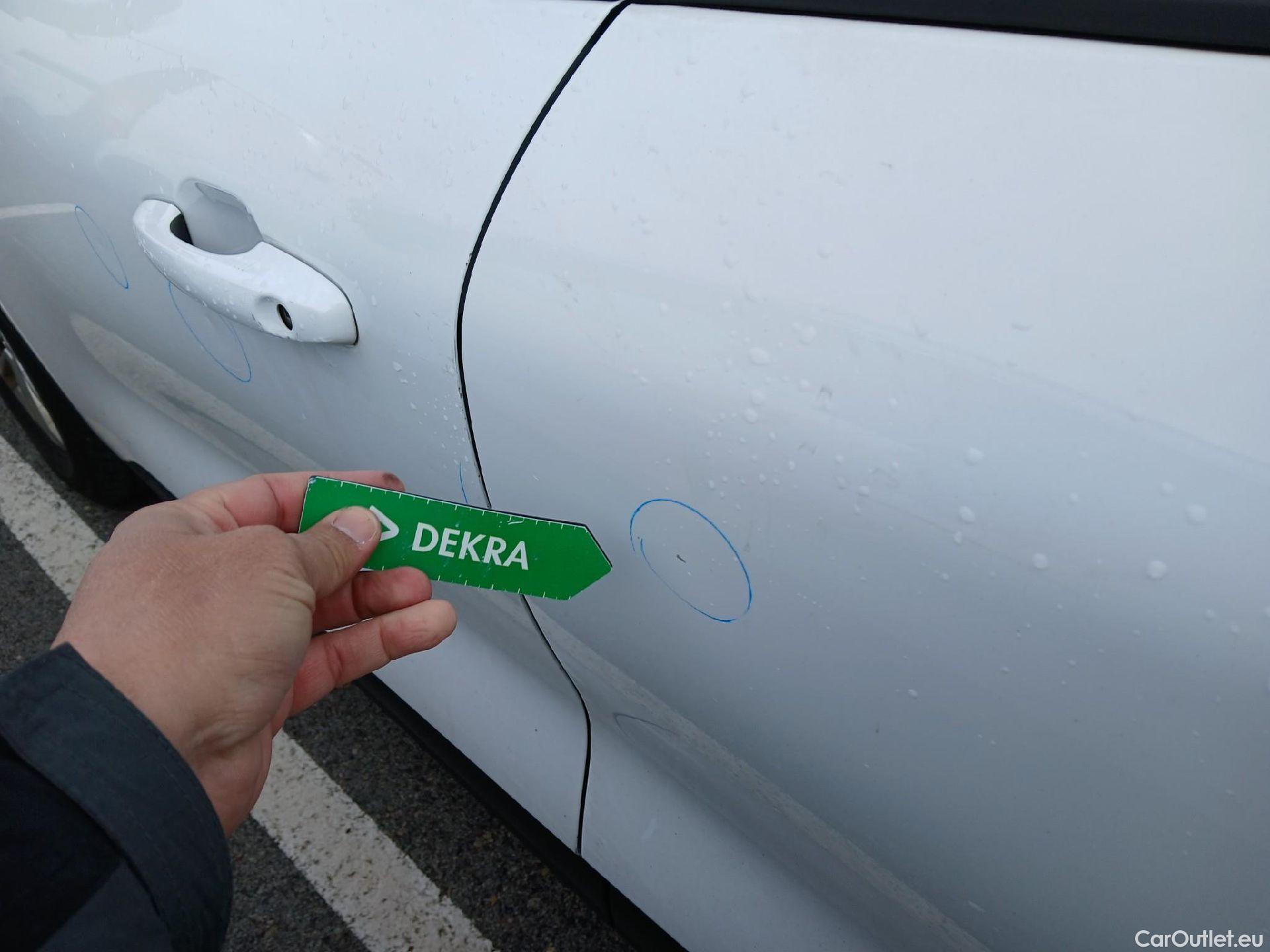  Ford  Kuga FORD  / 2019 / 5P / todoterreno Titanium 1.5 EcoBlue 88kW (120CV) Auto #13