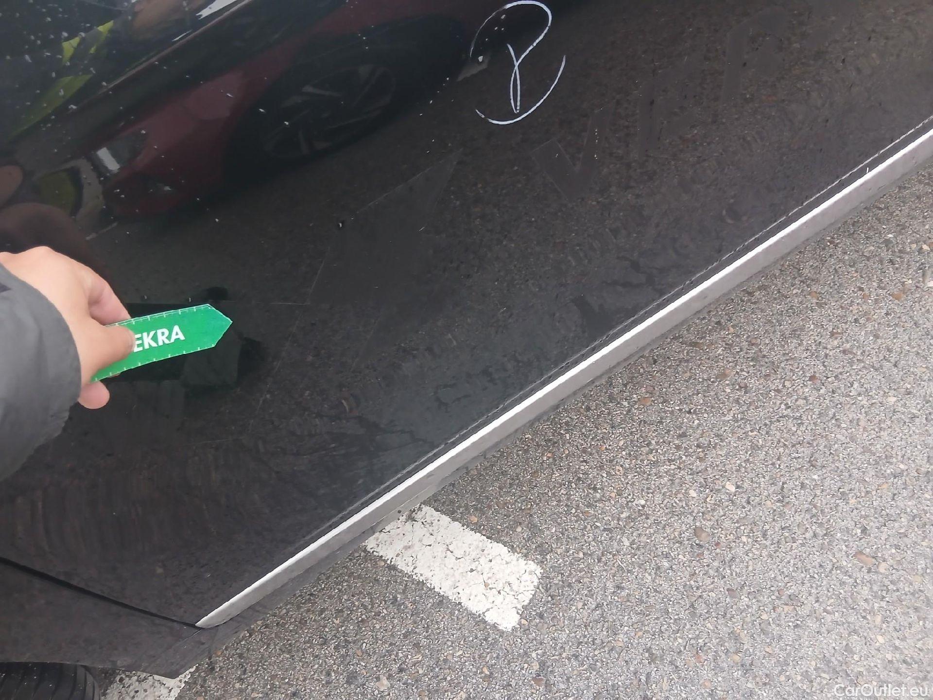  Hyundai   Ioniq HYUNDAI / 2019 / 5P / berlina con portón 1.6 GDI HEV Tecno DCT #16