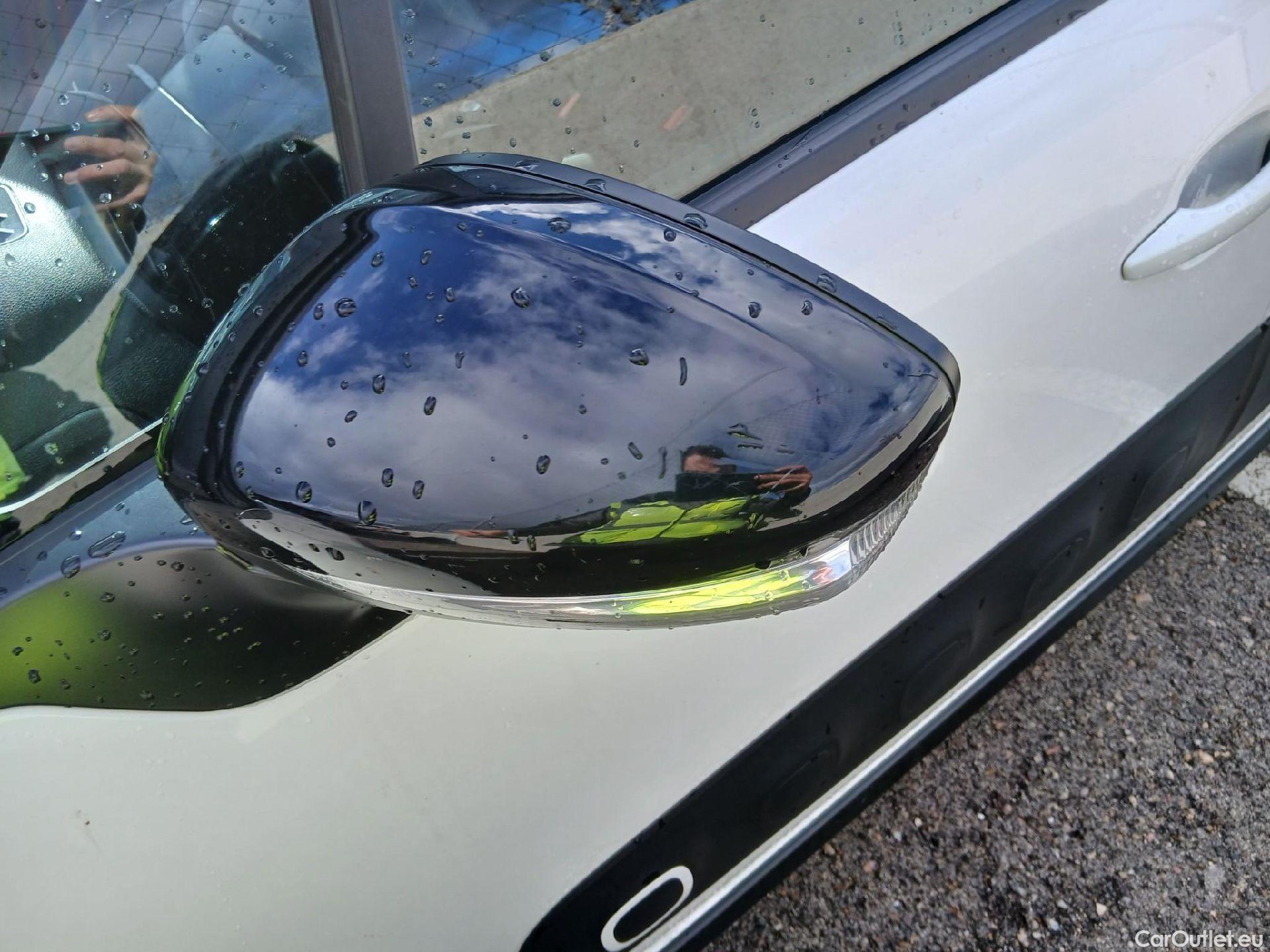  Citroen  C3 CITROEN  / 2016 / 5P / berlina con portón PureTech 60KW (82CV) SHINE #19