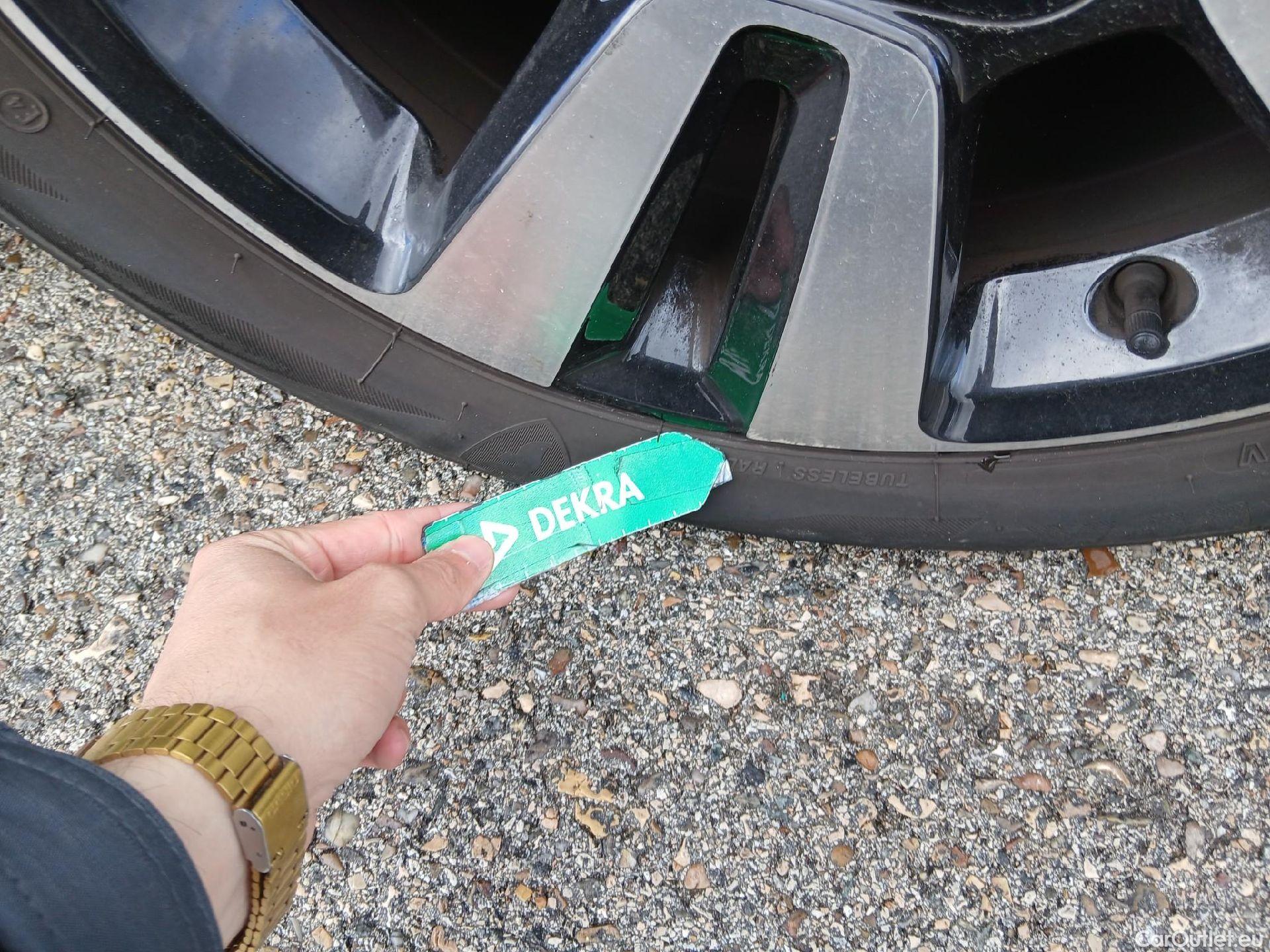  Citroen  C3 CITROEN  / 2016 / 5P / berlina con portón PureTech 60KW (82CV) SHINE #55