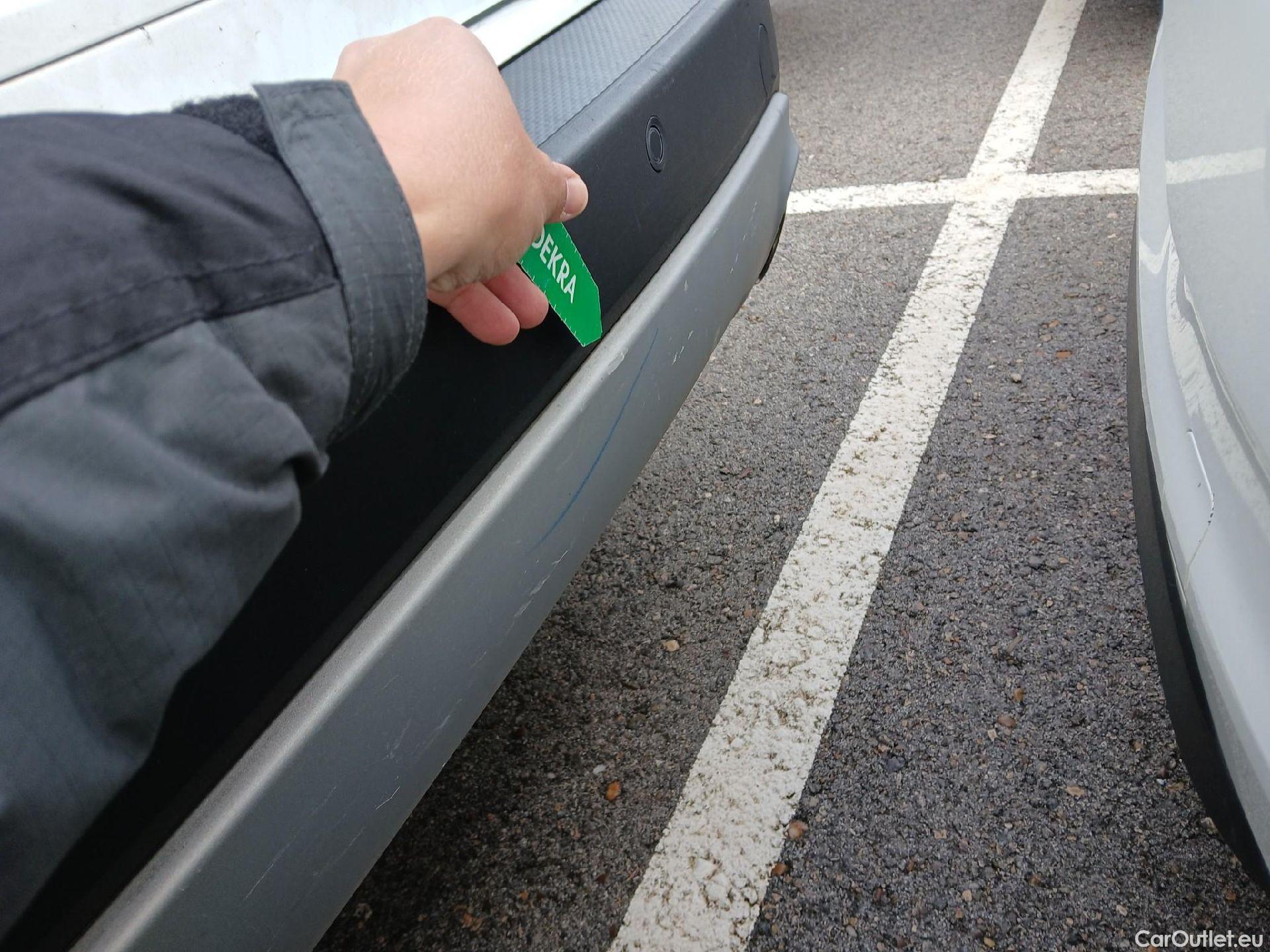  Ford  Kuga FORD  / 2019 / 5P / todoterreno Titanium 1.5 EcoBlue 88kW (120CV) Auto #15