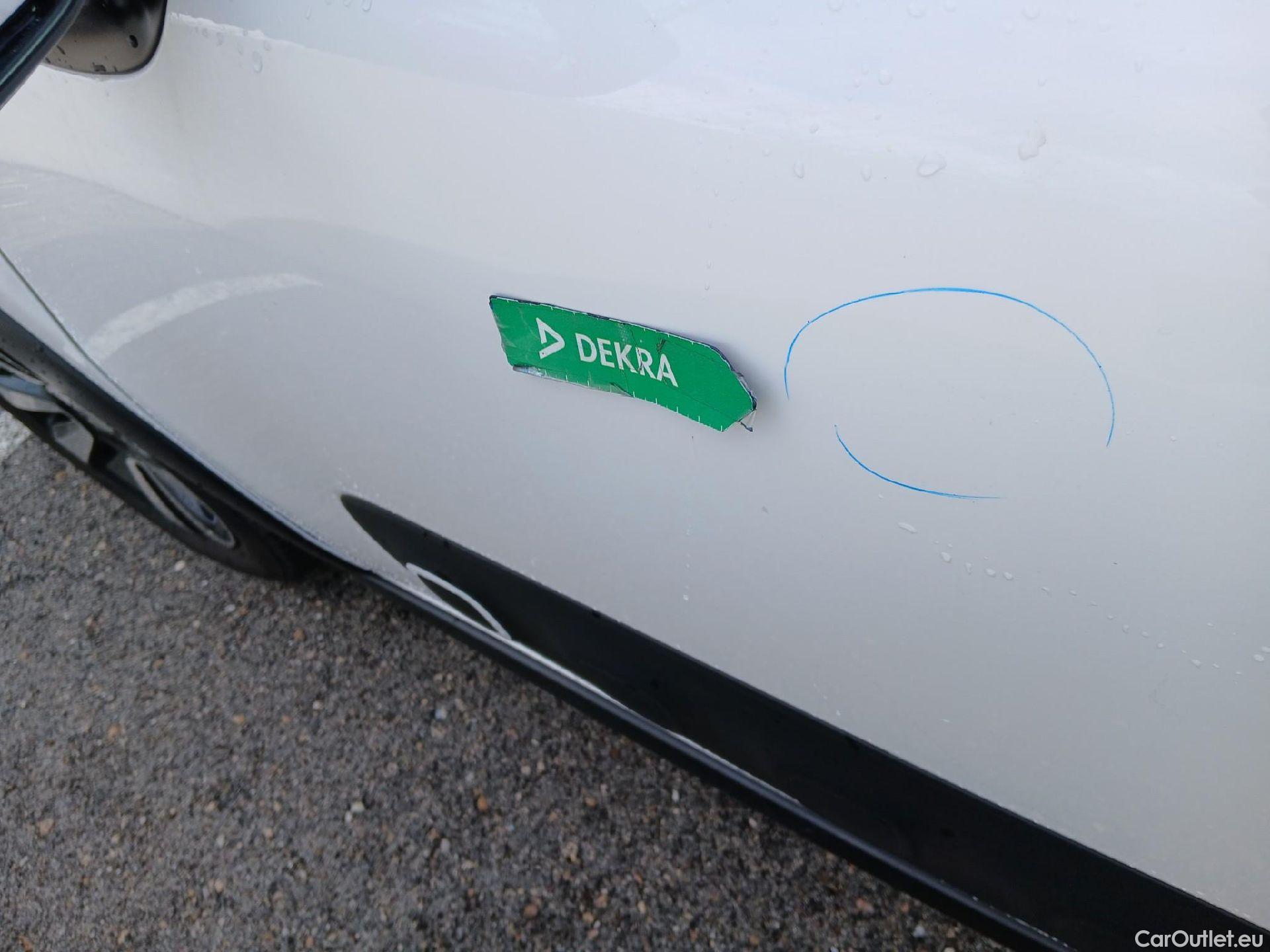  Citroen  C3 CITROEN  / 2016 / 5P / berlina con portón PureTech 60KW (82CV) SHINE #23