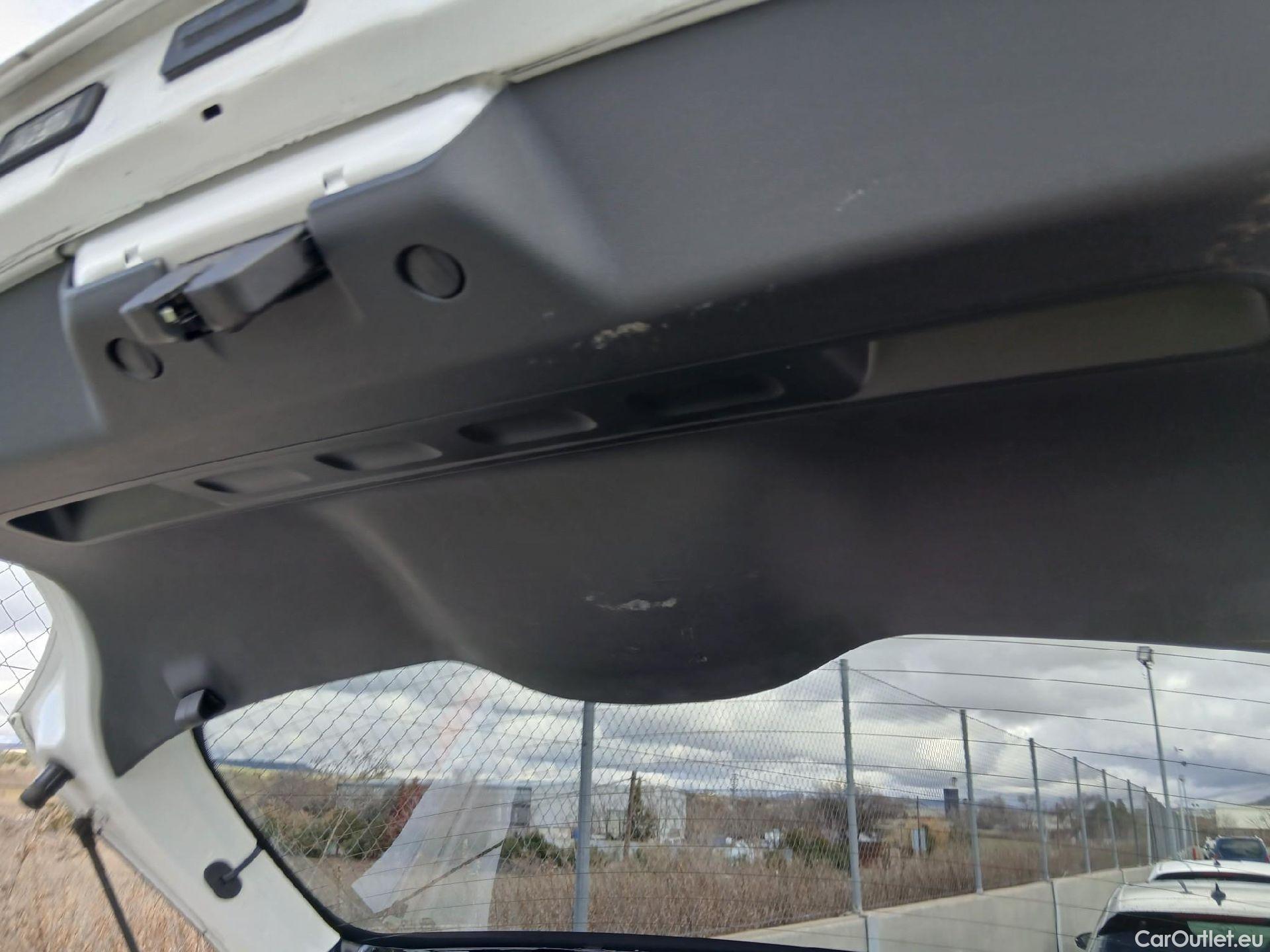  Citroen  C3 CITROEN  / 2016 / 5P / berlina con portón PureTech 60KW (82CV) SHINE #39