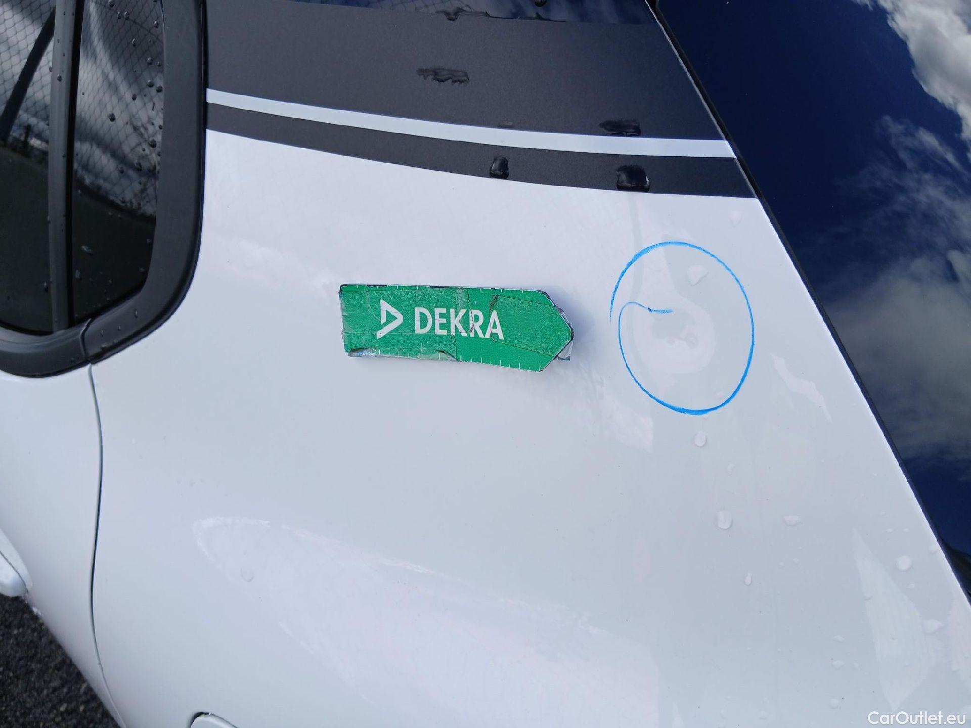  Citroen  C3 CITROEN  / 2016 / 5P / berlina con portón PureTech 60KW (82CV) SHINE #31