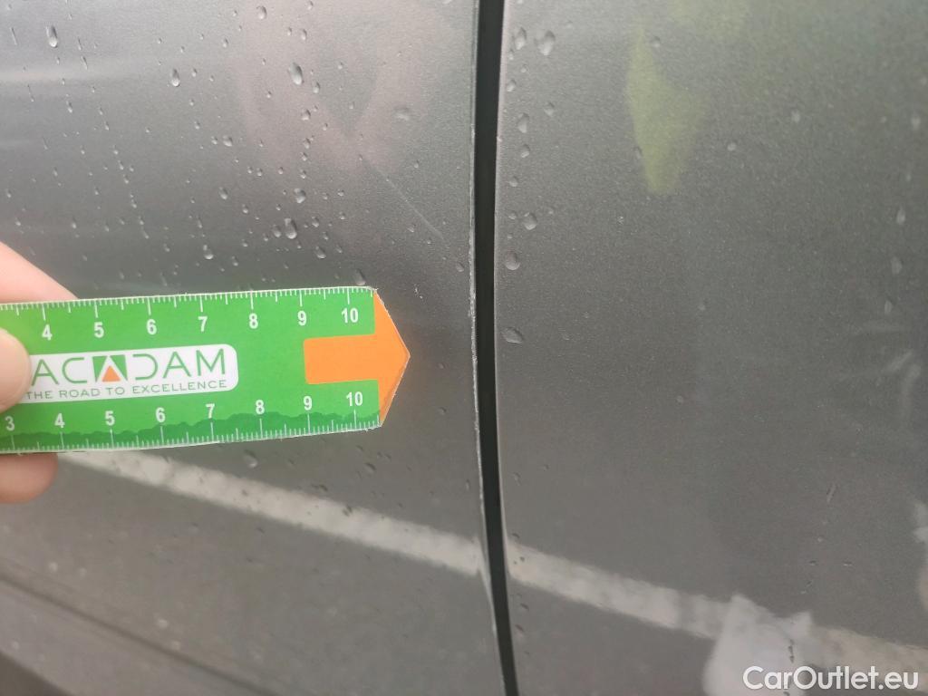  DS  DS7 DS DS 7 Crossback / 2017 / 5P / todoterreno BlueHDi DE 96kW (130CV) Auto.BE CHIC (AC) #4