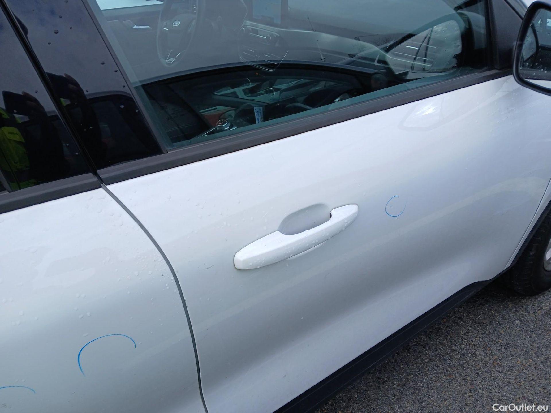  Ford  Kuga FORD  / 2019 / 5P / todoterreno Titanium 1.5 EcoBlue 88kW (120CV) Auto #23