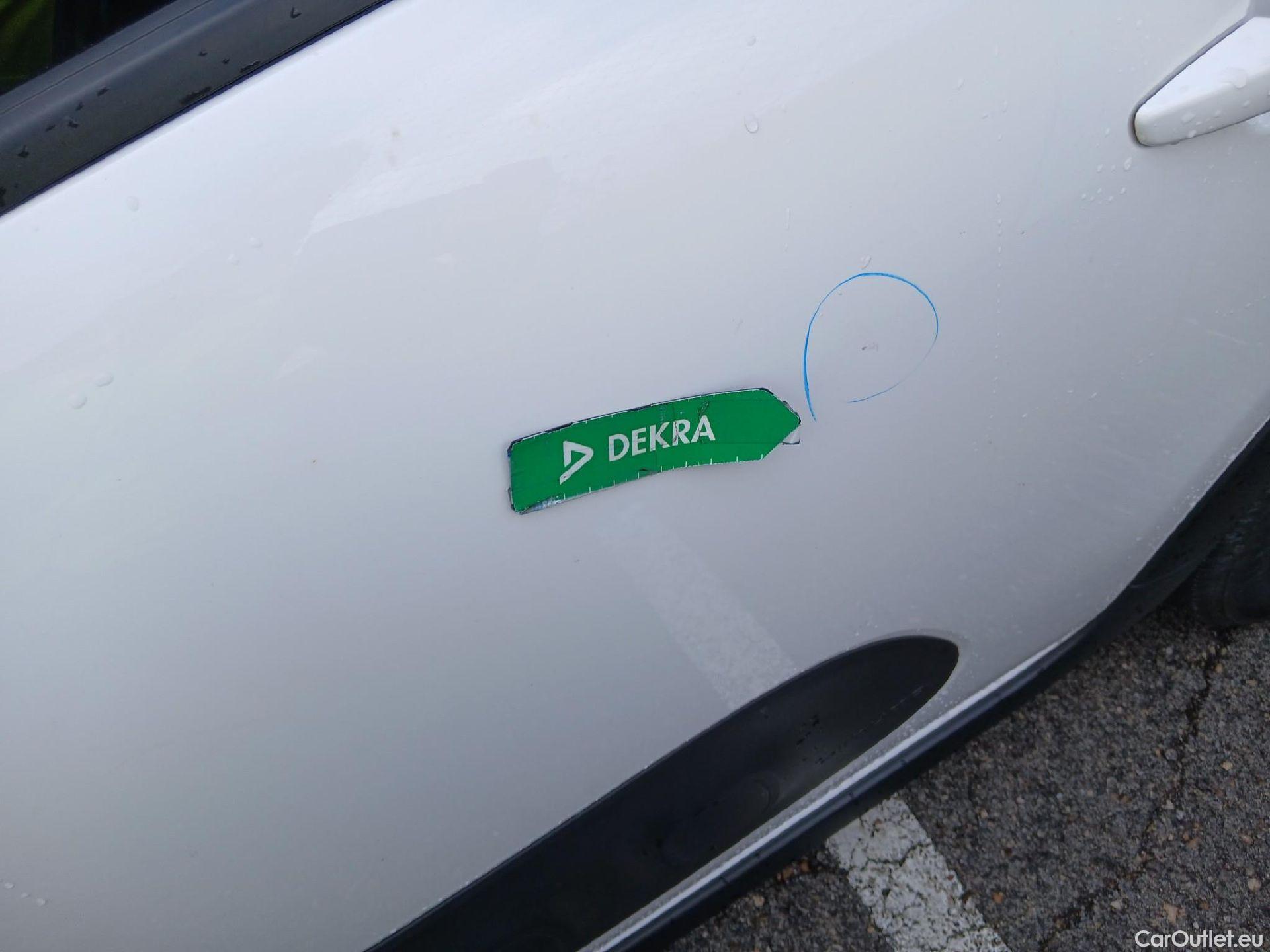  Citroen  C3 CITROEN  / 2016 / 5P / berlina con portón PureTech 60KW (82CV) SHINE #28