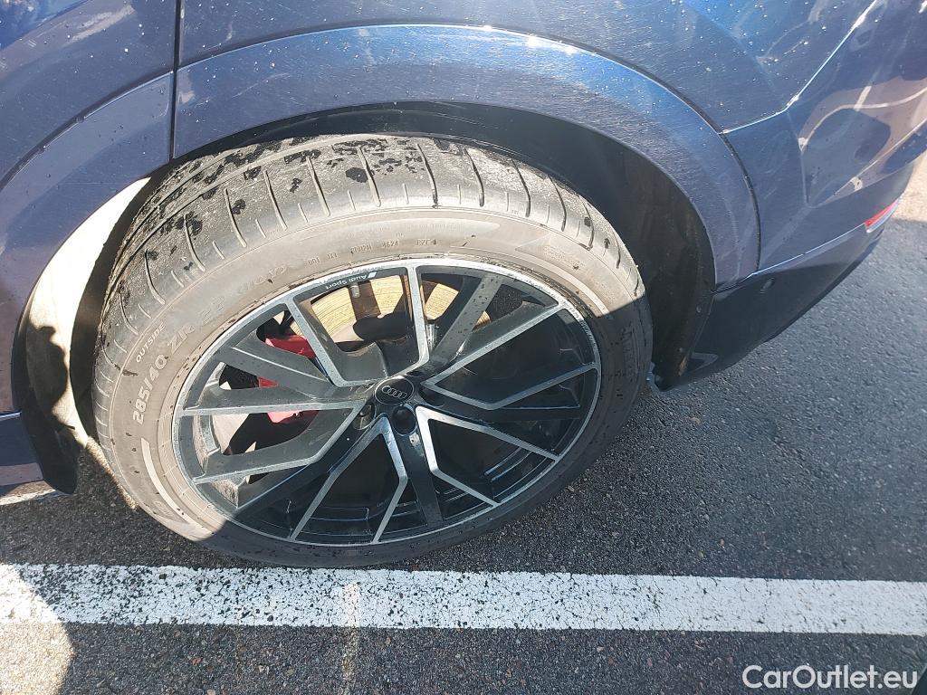  Audi  Q8 AUDI  / 2018 / 5P / todoterreno 55 TFSIe 280kW Black Line Pl quattro tip #1