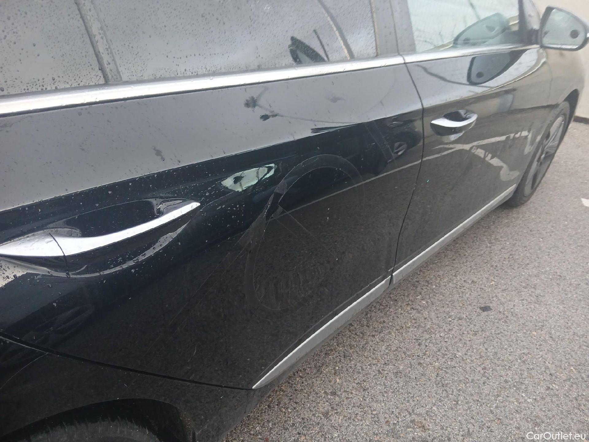  Hyundai   Ioniq HYUNDAI / 2019 / 5P / berlina con portón 1.6 GDI HEV Tecno DCT #28