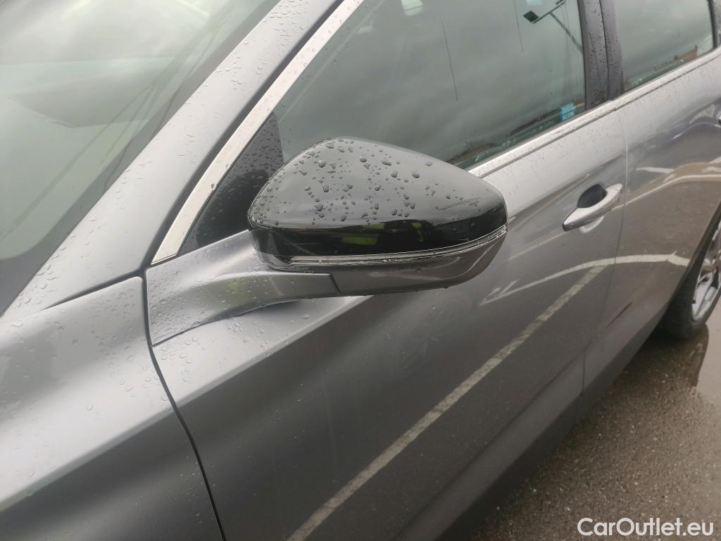  DS  DS7 DS DS 7 Crossback / 2017 / 5P / todoterreno BlueHDi DE 96kW (130CV) Auto.BE CHIC (AC) #19