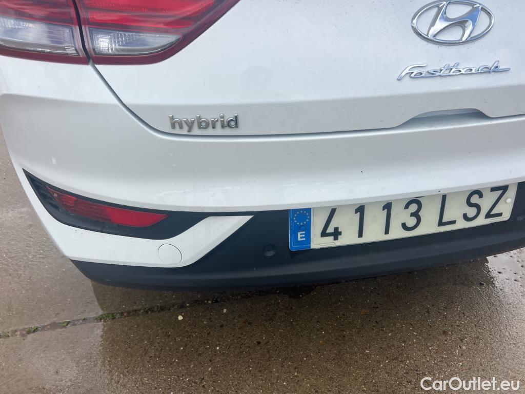  Hyundai  i30 HYUNDAI  / 2020 / 5P / berlina con portón 1.6 CRDI 100kW(136CV) 48V Klass Fastback #15