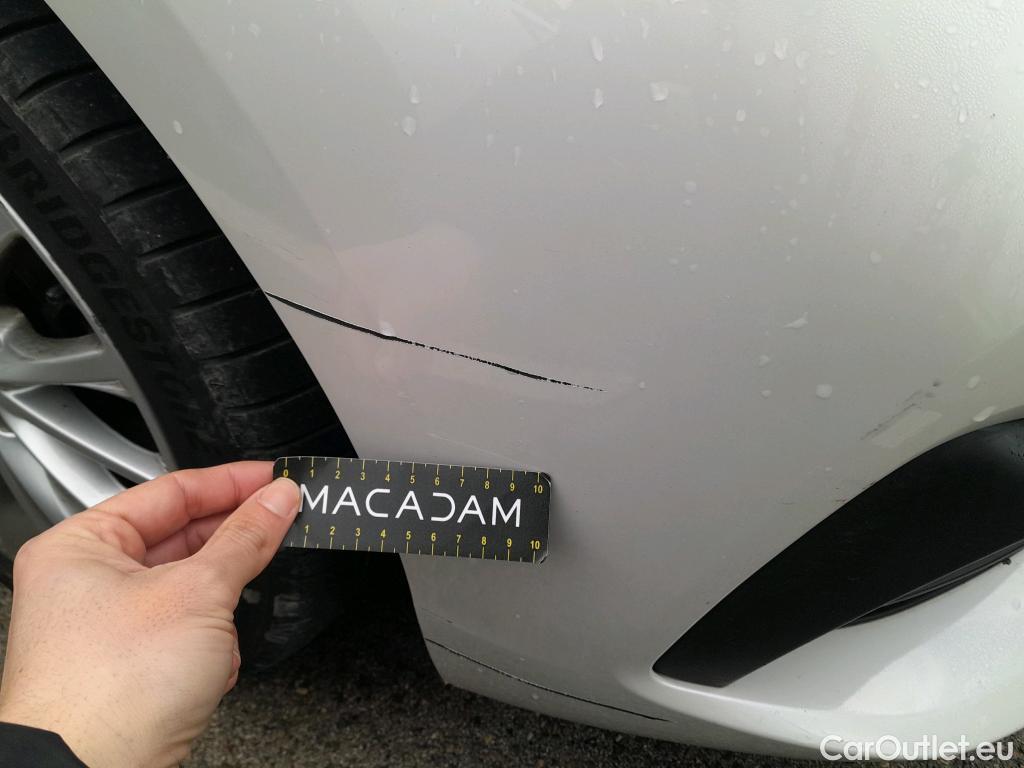  Bmw  Serie 1 BMW  / 2019 / 5P / berlina con portón 118i #15