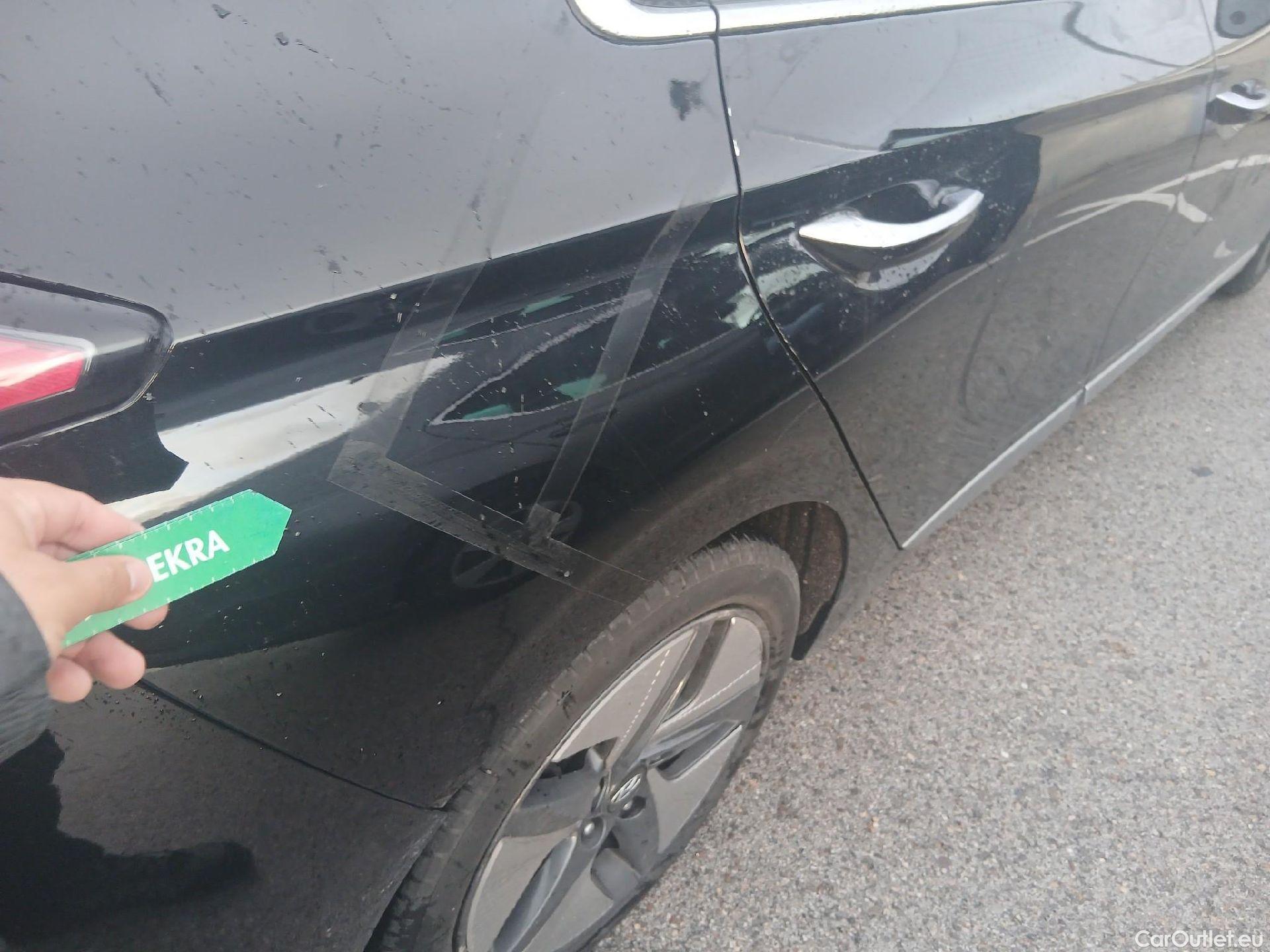  Hyundai   Ioniq HYUNDAI / 2019 / 5P / berlina con portón 1.6 GDI HEV Tecno DCT #26