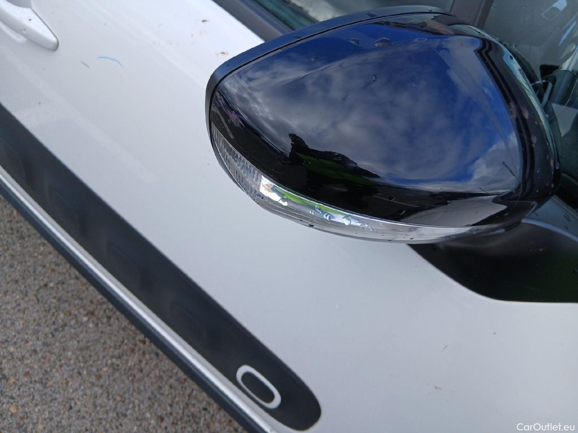  Citroen  C3 CITROEN  / 2016 / 5P / berlina con portón PureTech 60KW (82CV) SHINE #52