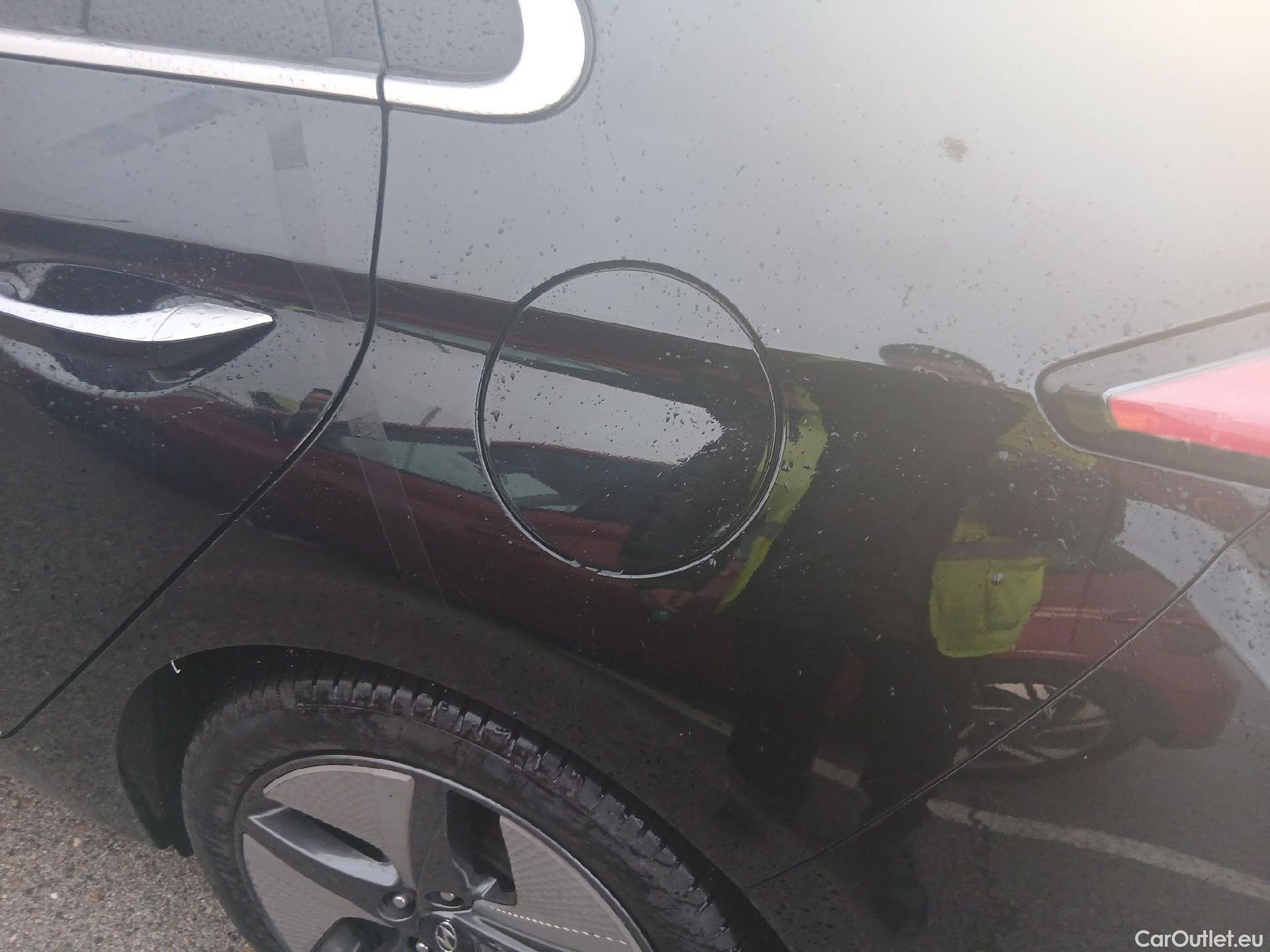  Hyundai   Ioniq HYUNDAI / 2019 / 5P / berlina con portón 1.6 GDI HEV Tecno DCT #21