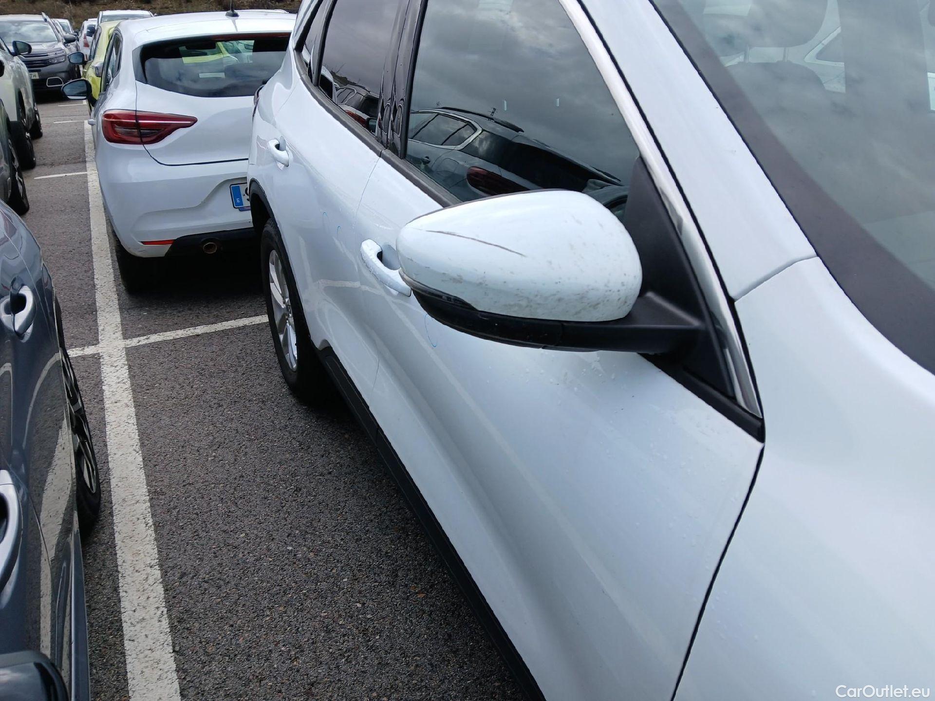  Ford  Kuga FORD  / 2019 / 5P / todoterreno Titanium 1.5 EcoBlue 88kW (120CV) Auto #25