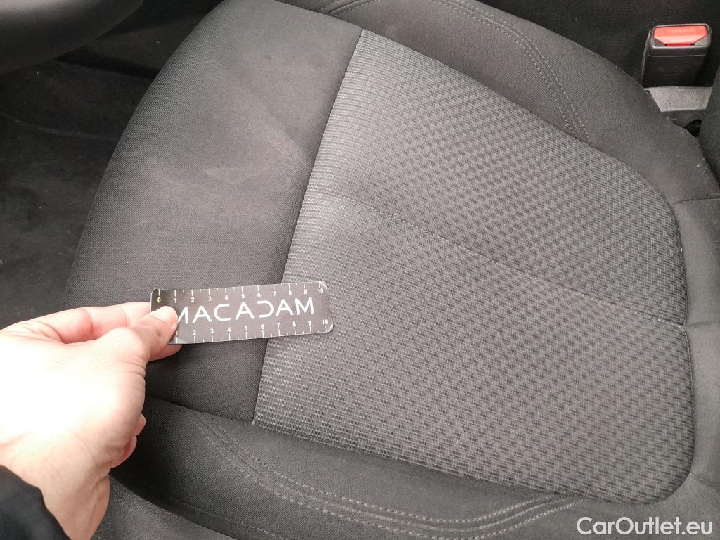  Bmw  Serie 1 BMW  / 2019 / 5P / berlina con portón 118i #6