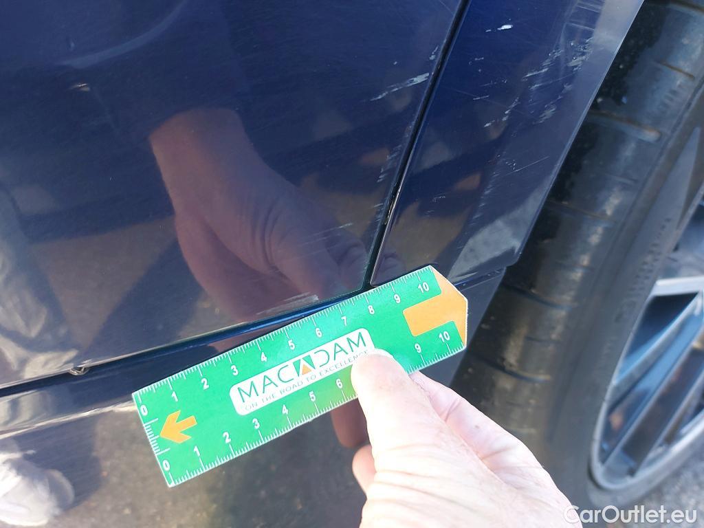  Audi  Q8 AUDI  / 2018 / 5P / todoterreno 55 TFSIe 280kW Black Line Pl quattro tip #19