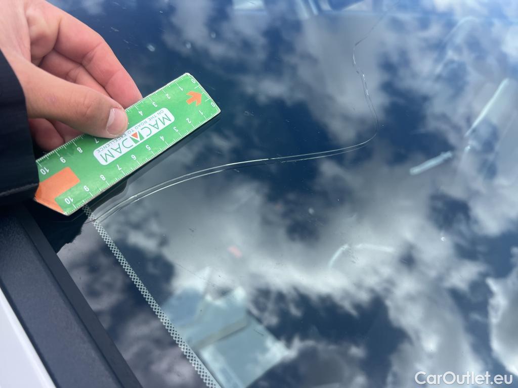  Hyundai  i30 HYUNDAI  / 2020 / 5P / berlina con portón 1.6 CRDI 100kW(136CV) 48V Klass Fastback #2