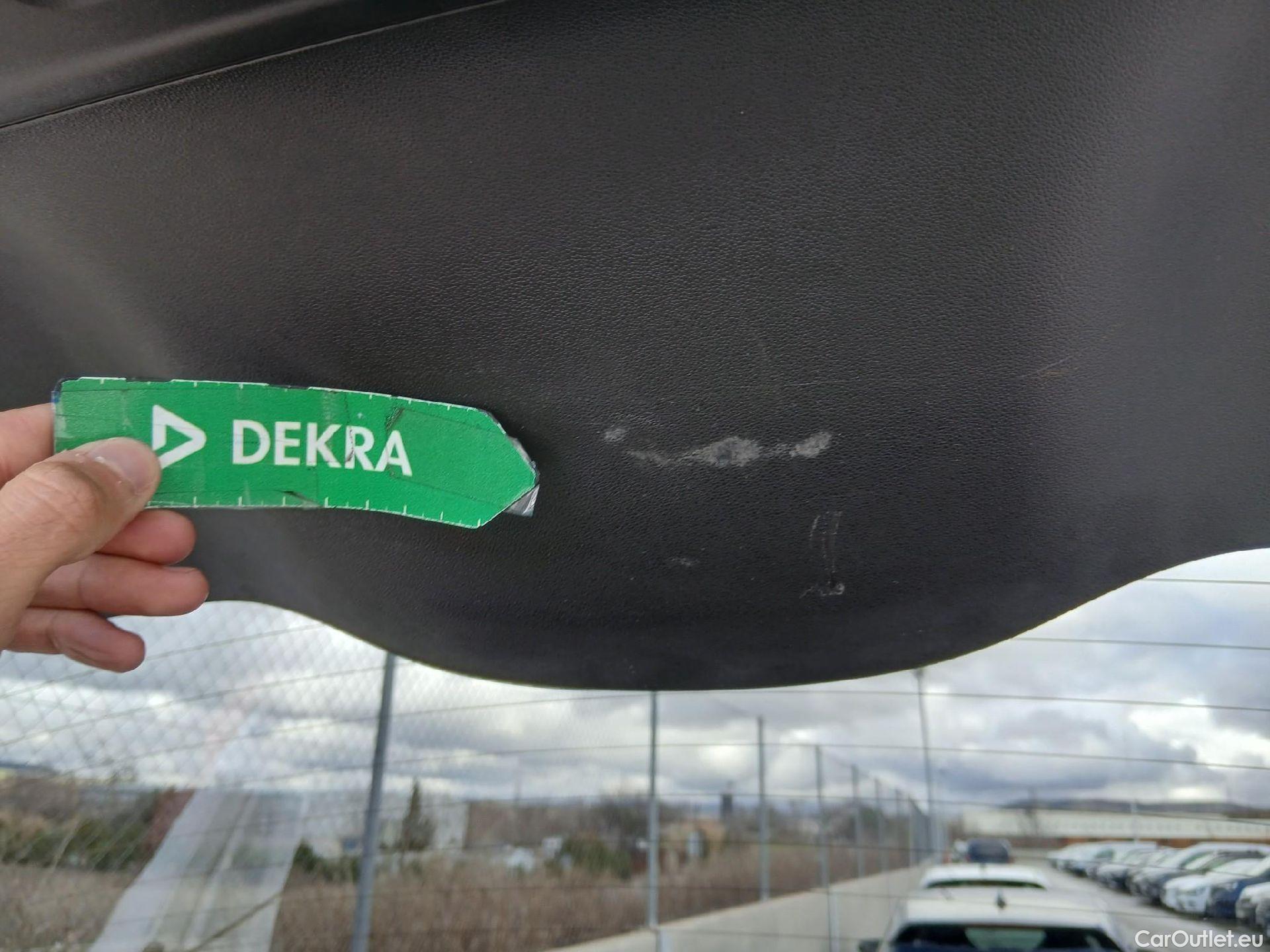  Citroen  C3 CITROEN  / 2016 / 5P / berlina con portón PureTech 60KW (82CV) SHINE #38