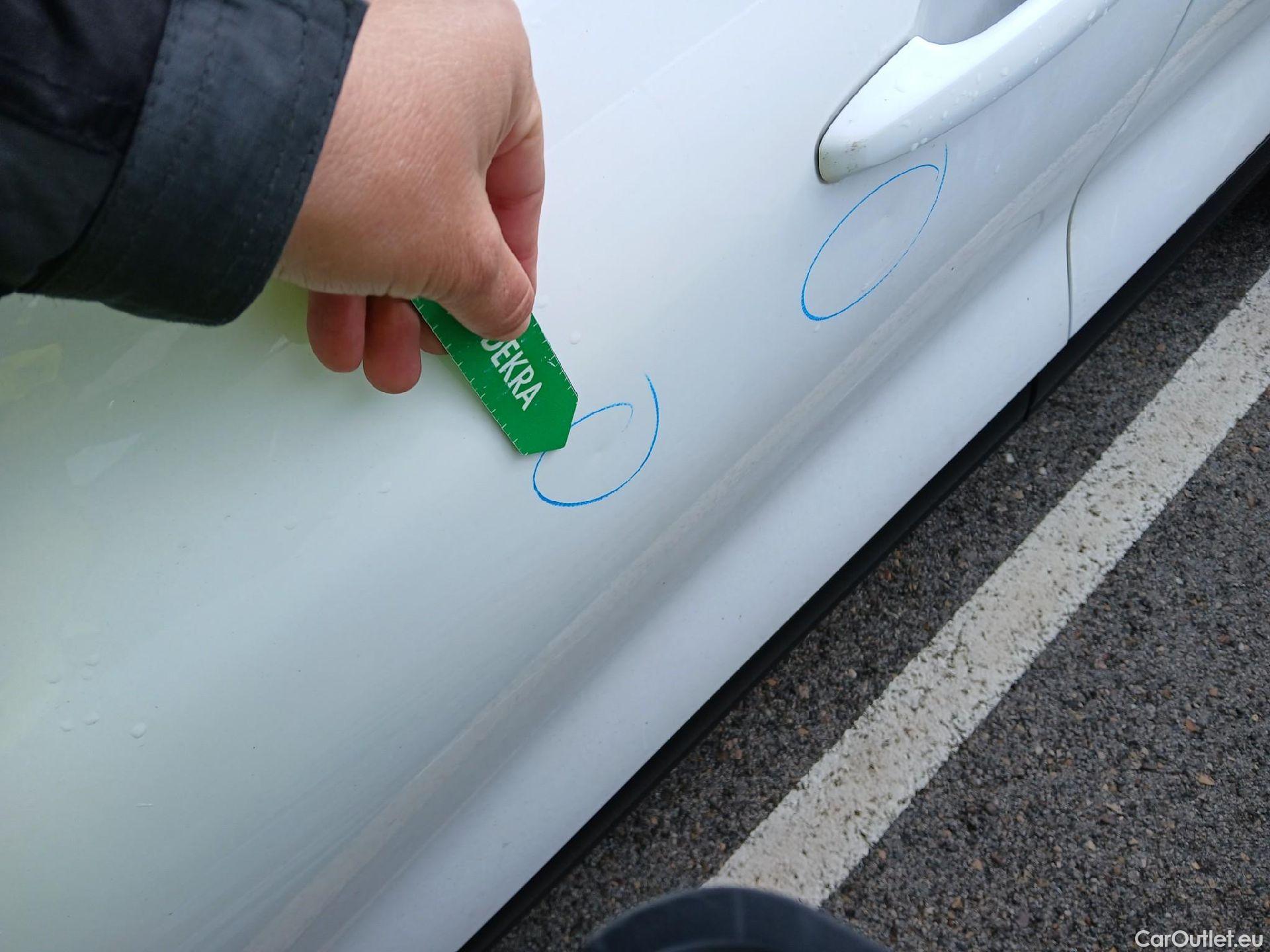  Ford  Kuga FORD  / 2019 / 5P / todoterreno Titanium 1.5 EcoBlue 88kW (120CV) Auto #11