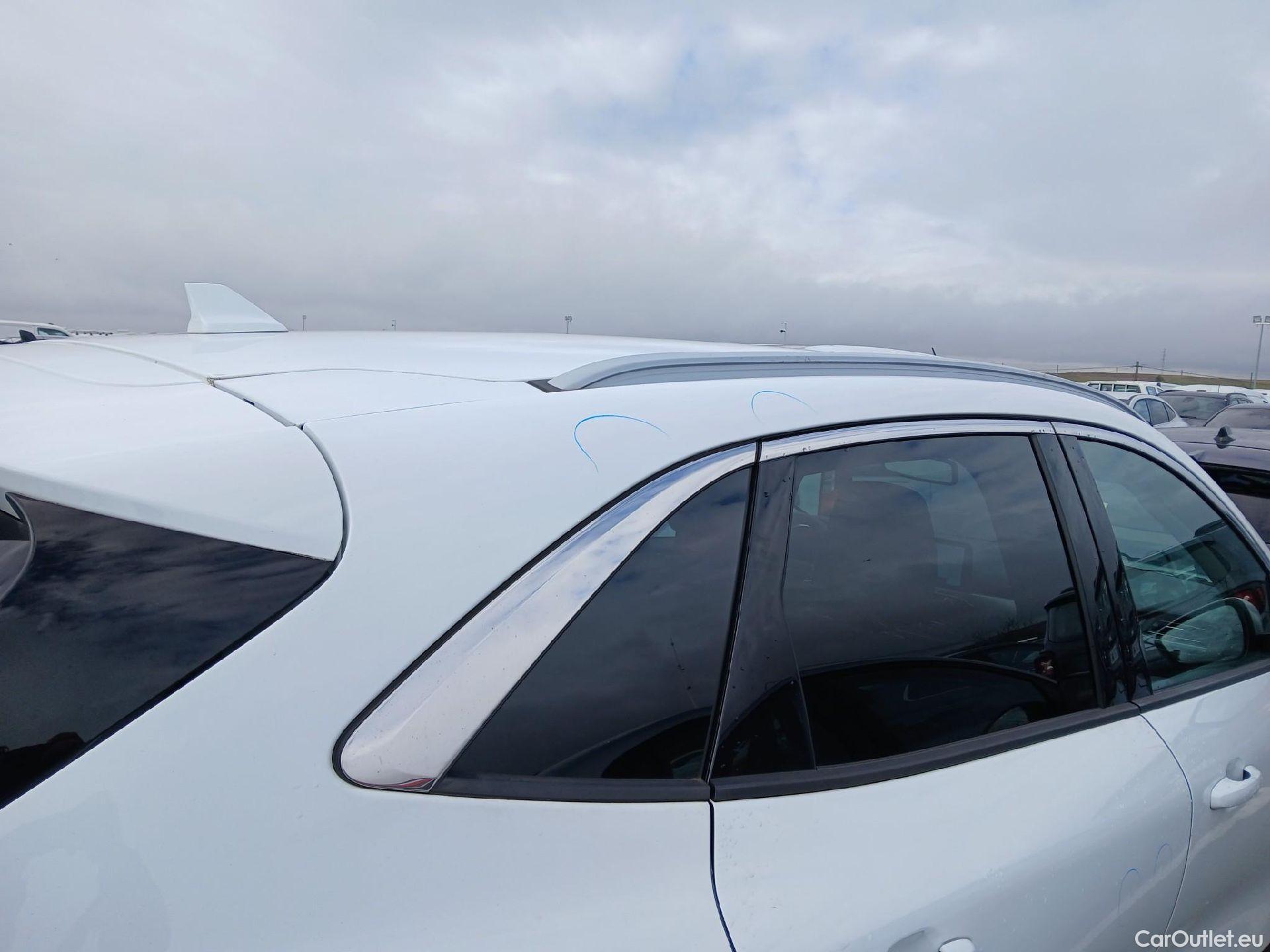  Ford  Kuga FORD  / 2019 / 5P / todoterreno Titanium 1.5 EcoBlue 88kW (120CV) Auto #19