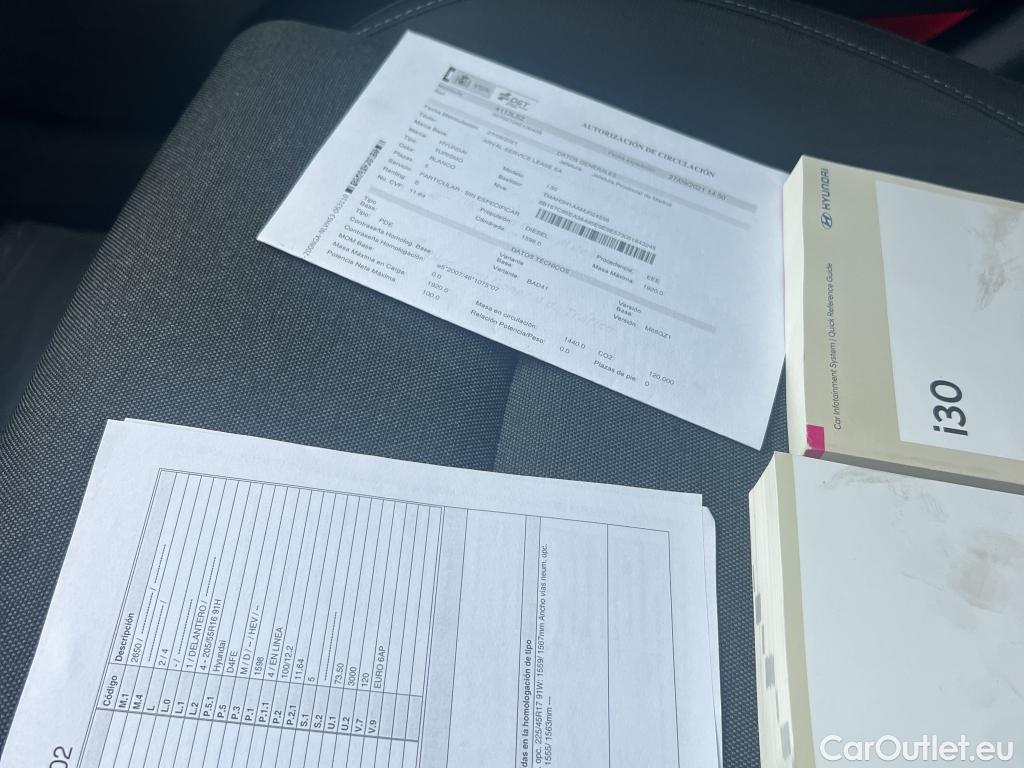  Hyundai  i30 HYUNDAI  / 2020 / 5P / berlina con portón 1.6 CRDI 100kW(136CV) 48V Klass Fastback #4