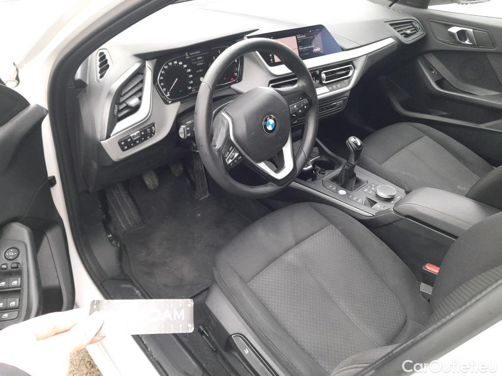  Bmw  Serie 1 BMW  / 2019 / 5P / berlina con portón 118i #5