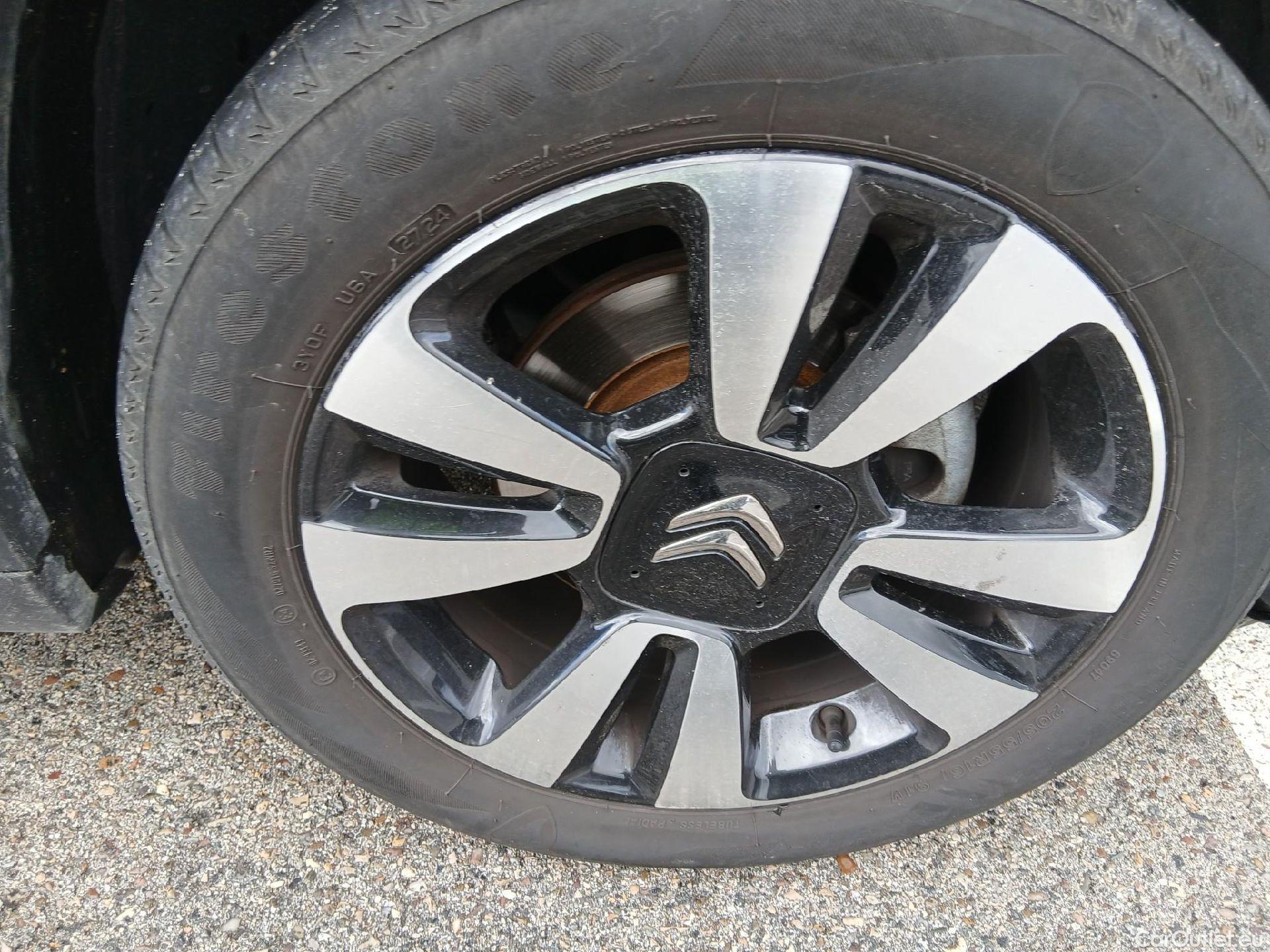  Citroen  C3 CITROEN  / 2016 / 5P / berlina con portón PureTech 60KW (82CV) SHINE #54