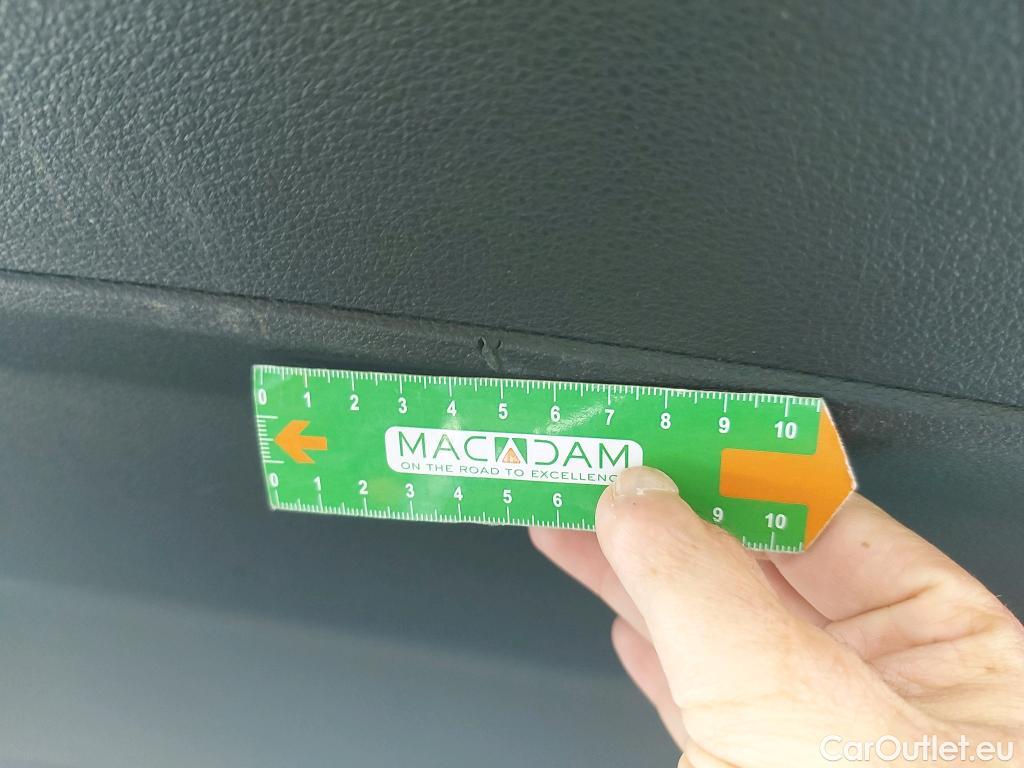  Audi  Q8 AUDI  / 2018 / 5P / todoterreno 55 TFSIe 280kW Black Line Pl quattro tip #16