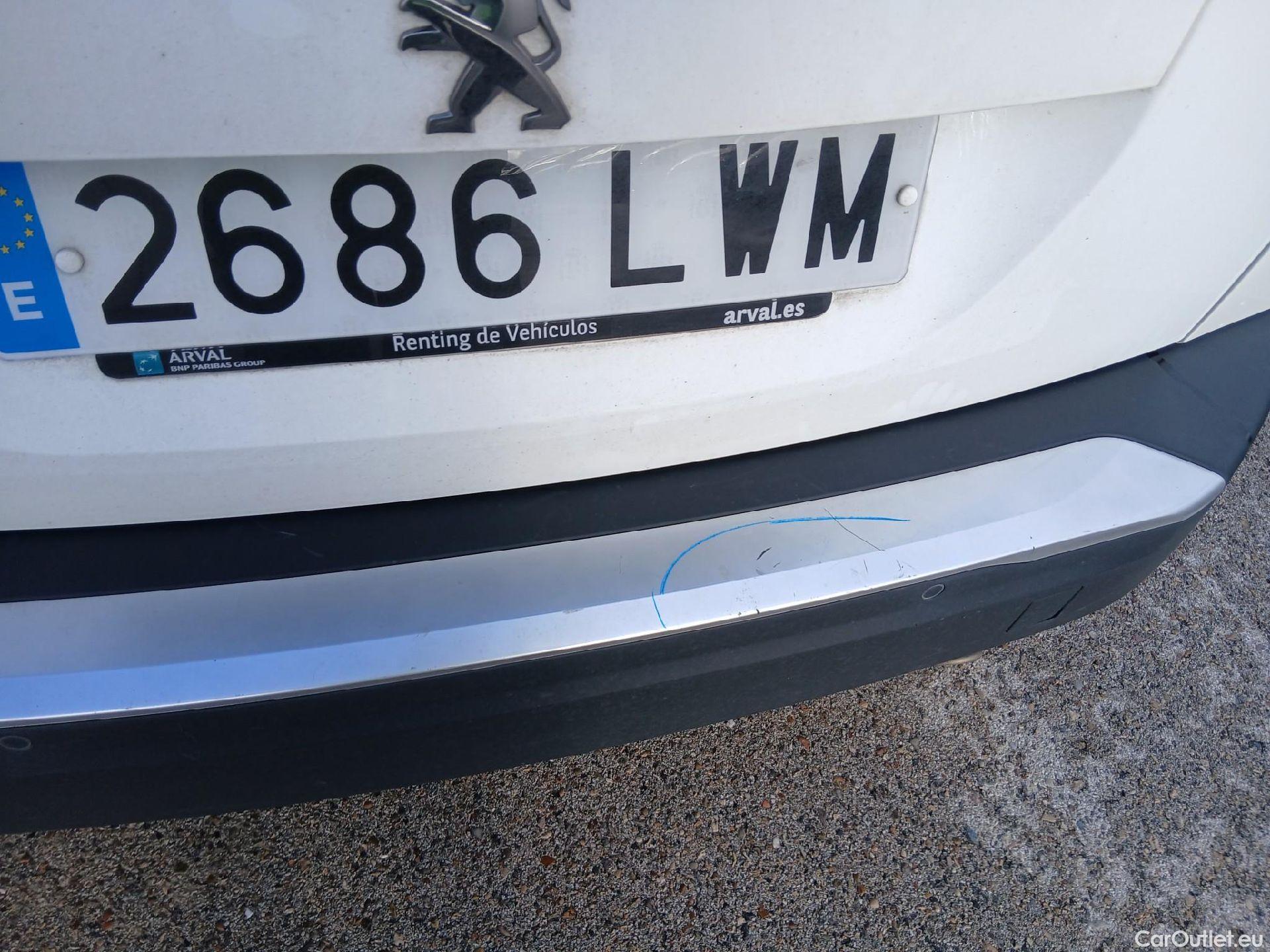  Peugeot  2008 PEUGEOT  / 2019 / 5P / todoterreno Allure BlueHDI 81kW (110CV) #14