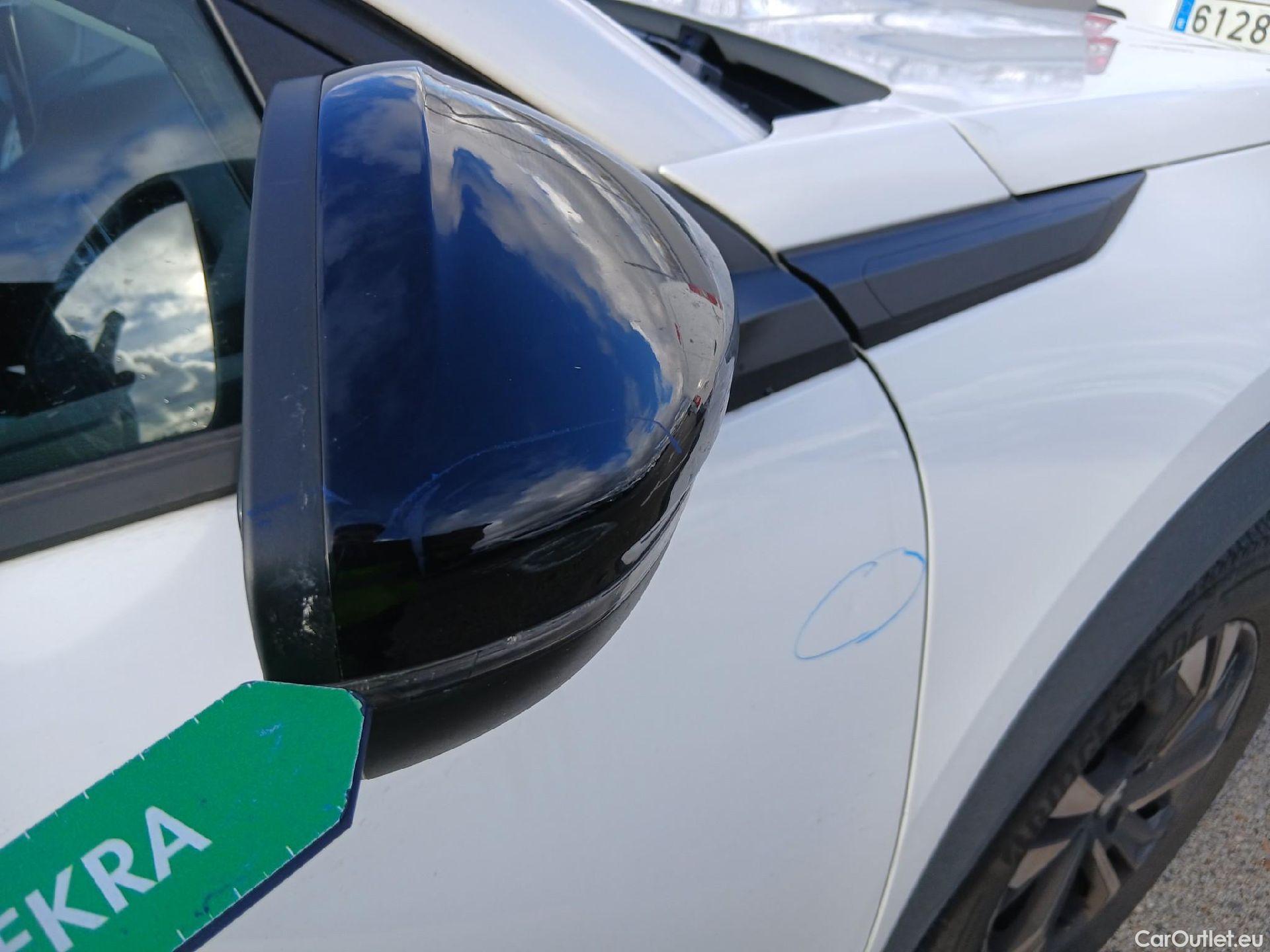  Peugeot  2008 PEUGEOT  / 2019 / 5P / todoterreno Allure BlueHDI 81kW (110CV) #27