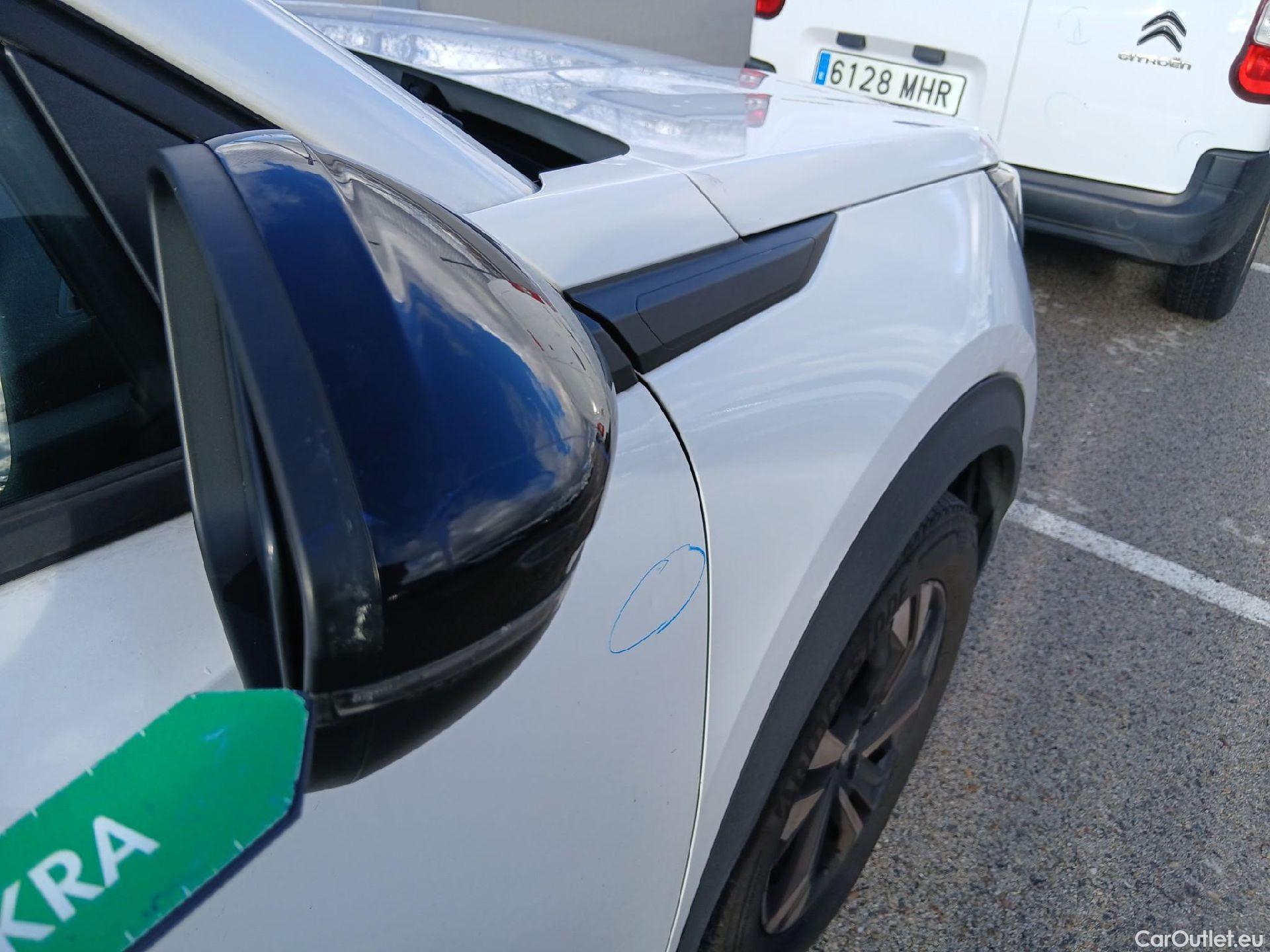  Peugeot  2008 PEUGEOT  / 2019 / 5P / todoterreno Allure BlueHDI 81kW (110CV) #24