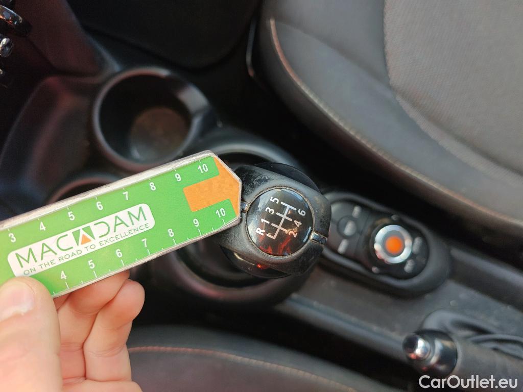  Mini  Cooper MINI MINI / 2014 / 5P / berlina con portón ONE 5 PUERTAS (CX) #42