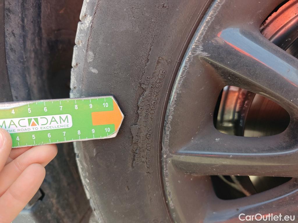  Mini  Cooper MINI MINI / 2014 / 5P / berlina con portón ONE 5 PUERTAS (CX) #35