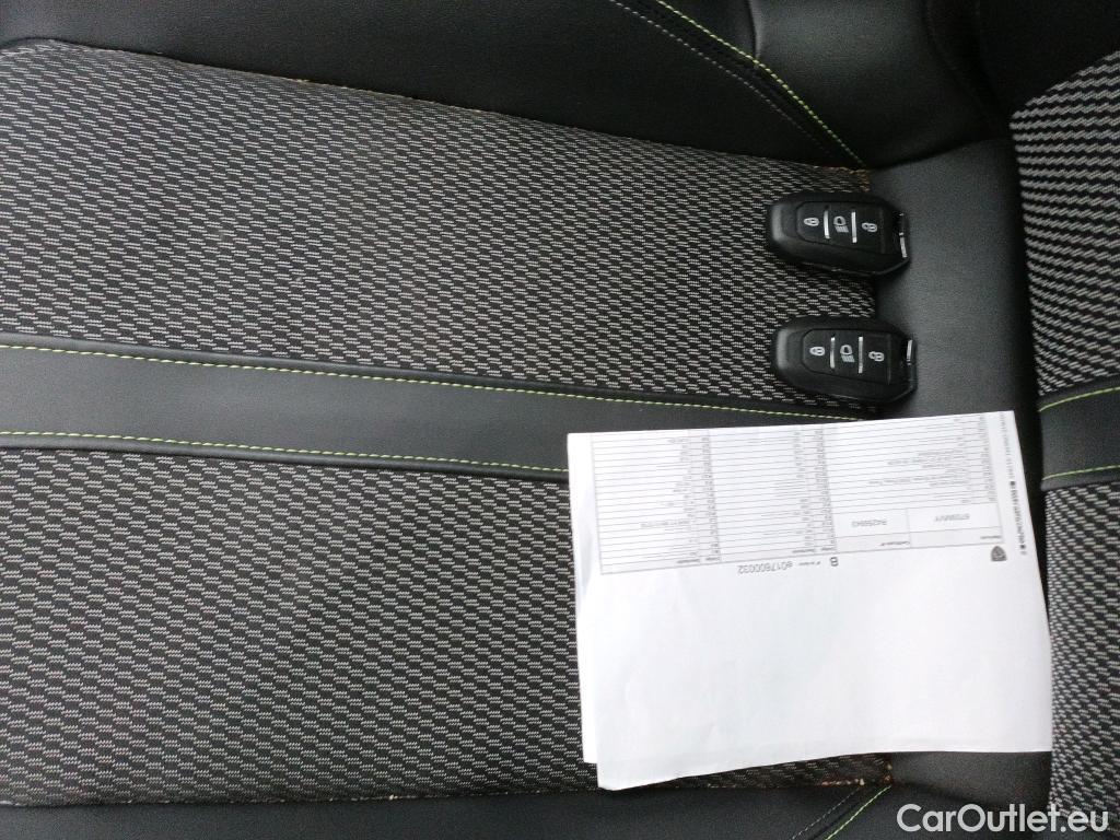  Peugeot  208  Hybrid 136 GT 1.2 135CV AT6 6E #16