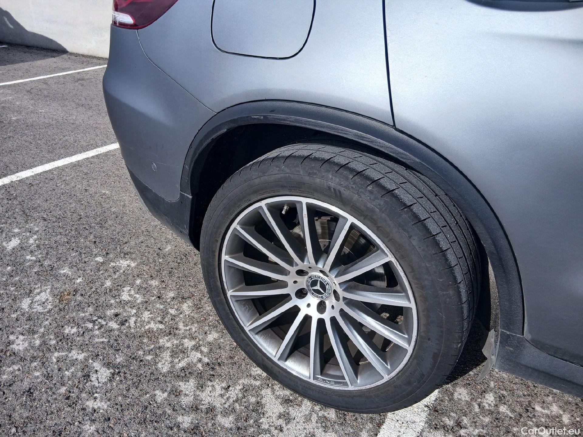  Mercedes  G-Klasee MERCEDES-BENZ GLC Coupé / 2019 / 5P / coupé GLC 300 d 4MATIC #37