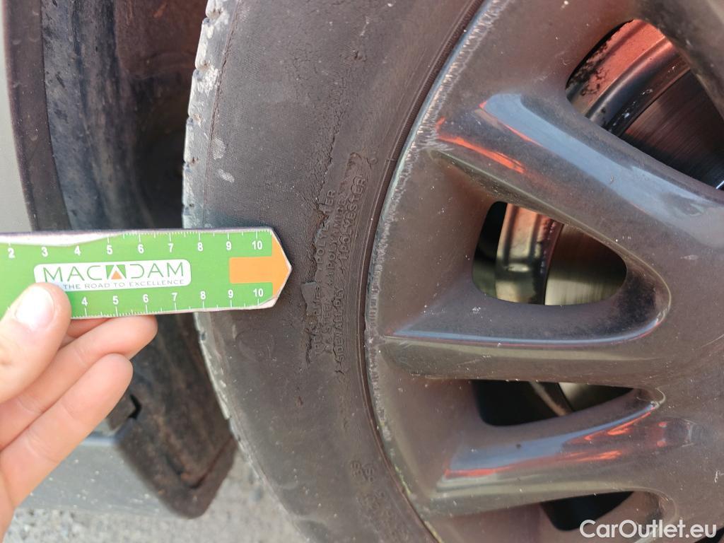  Mini  Cooper MINI MINI / 2014 / 5P / berlina con portón ONE 5 PUERTAS (CX) #34