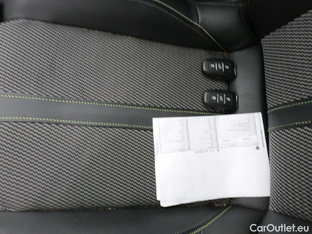  Peugeot  208  Hybrid 136 GT 1.2 135CV AT6 6E #15