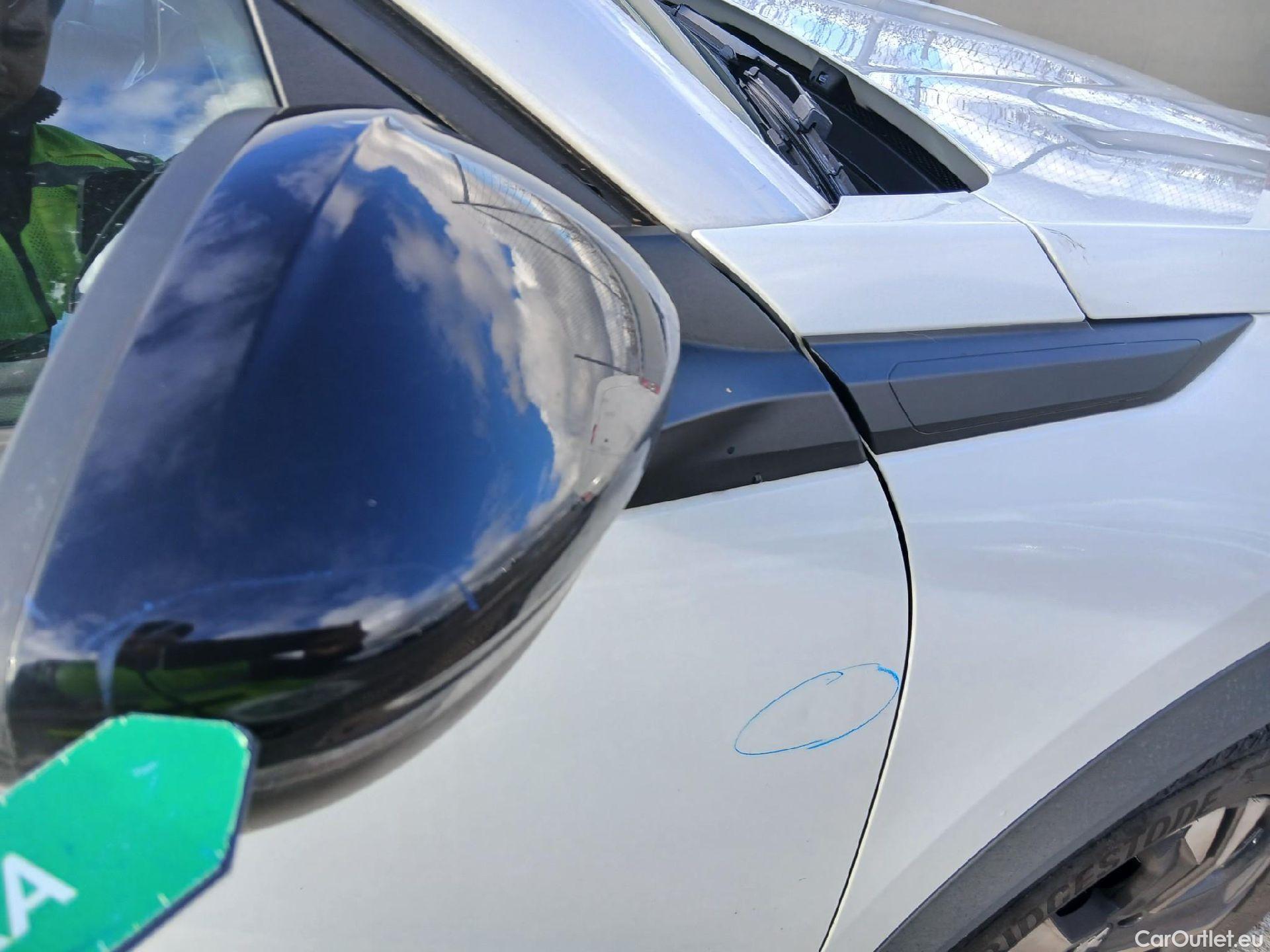  Peugeot  2008 PEUGEOT  / 2019 / 5P / todoterreno Allure BlueHDI 81kW (110CV) #23